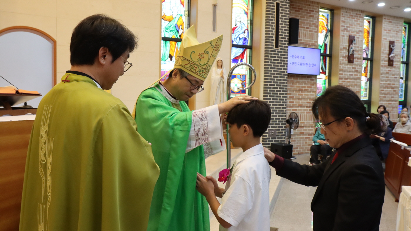 [크기변환]주교님 방문 견진성사(125).JPG