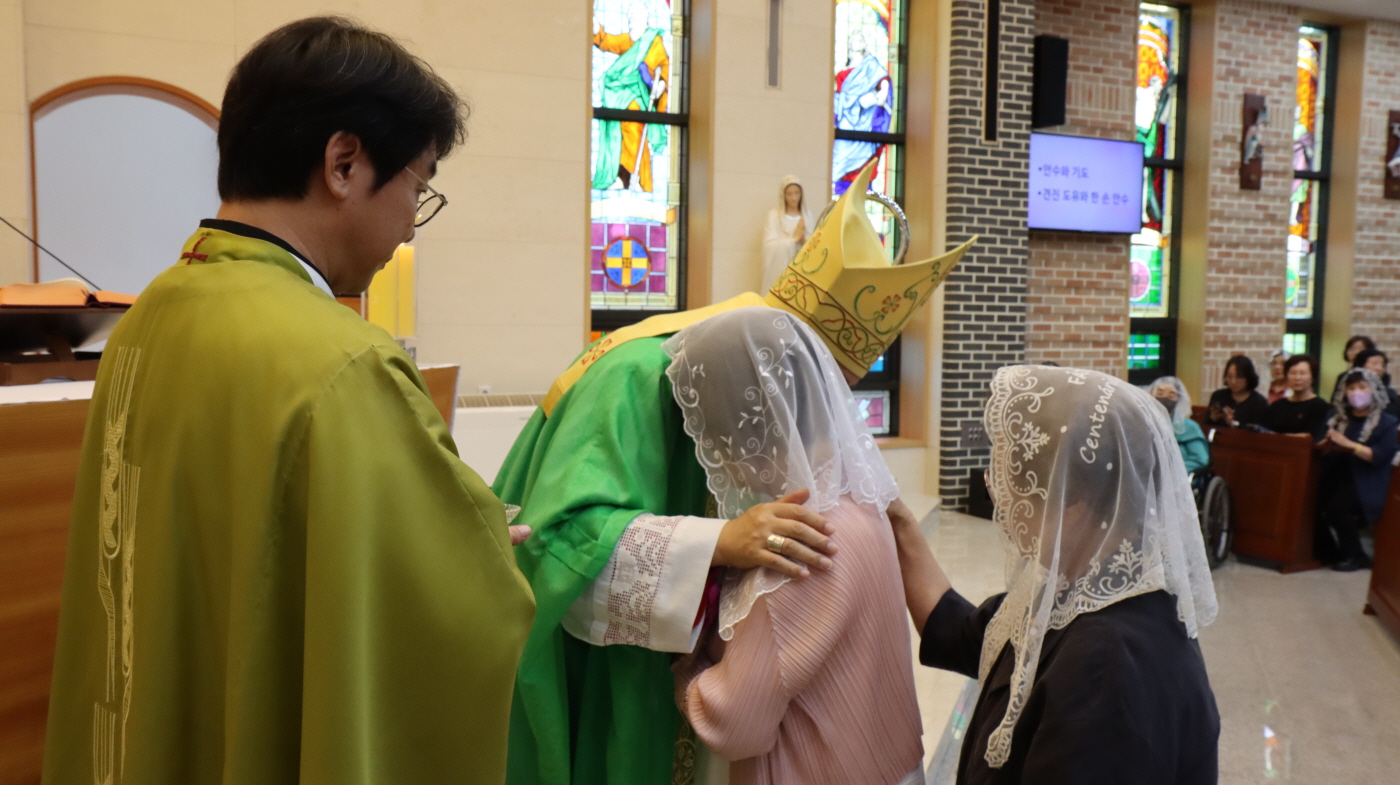 [크기변환]주교님 방문 견진성사(141).JPG