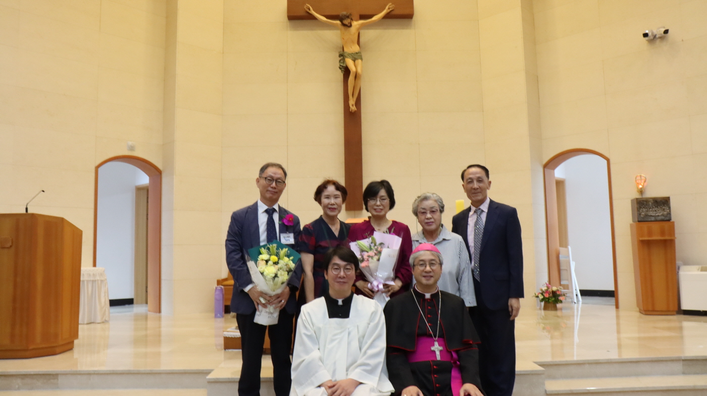 [크기변환]주교님 방문 견진성사(250).JPG