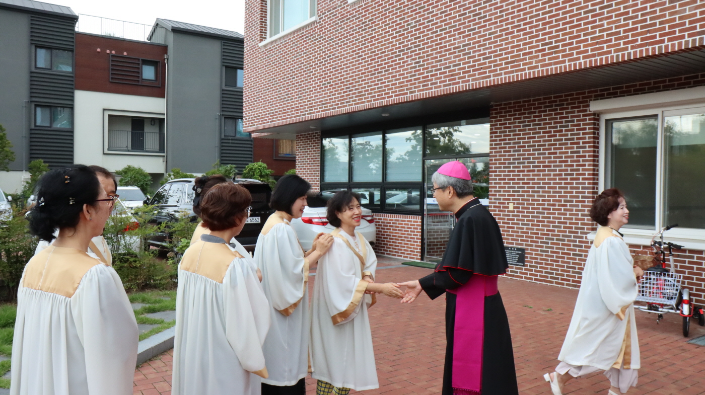 [크기변환]주교님 방문 견진성사(30).JPG