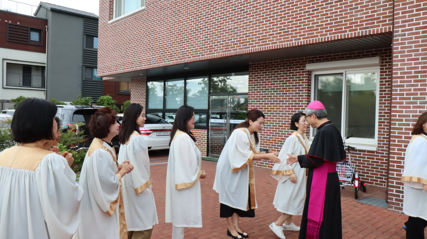 [크기변환]주교님 방문 견진성사(27).JPG