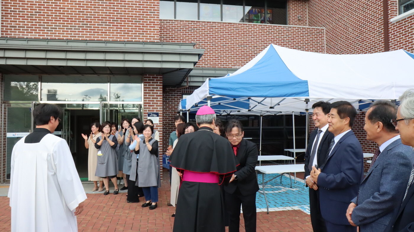 [크기변환]주교님 방문 견진성사(10).JPG