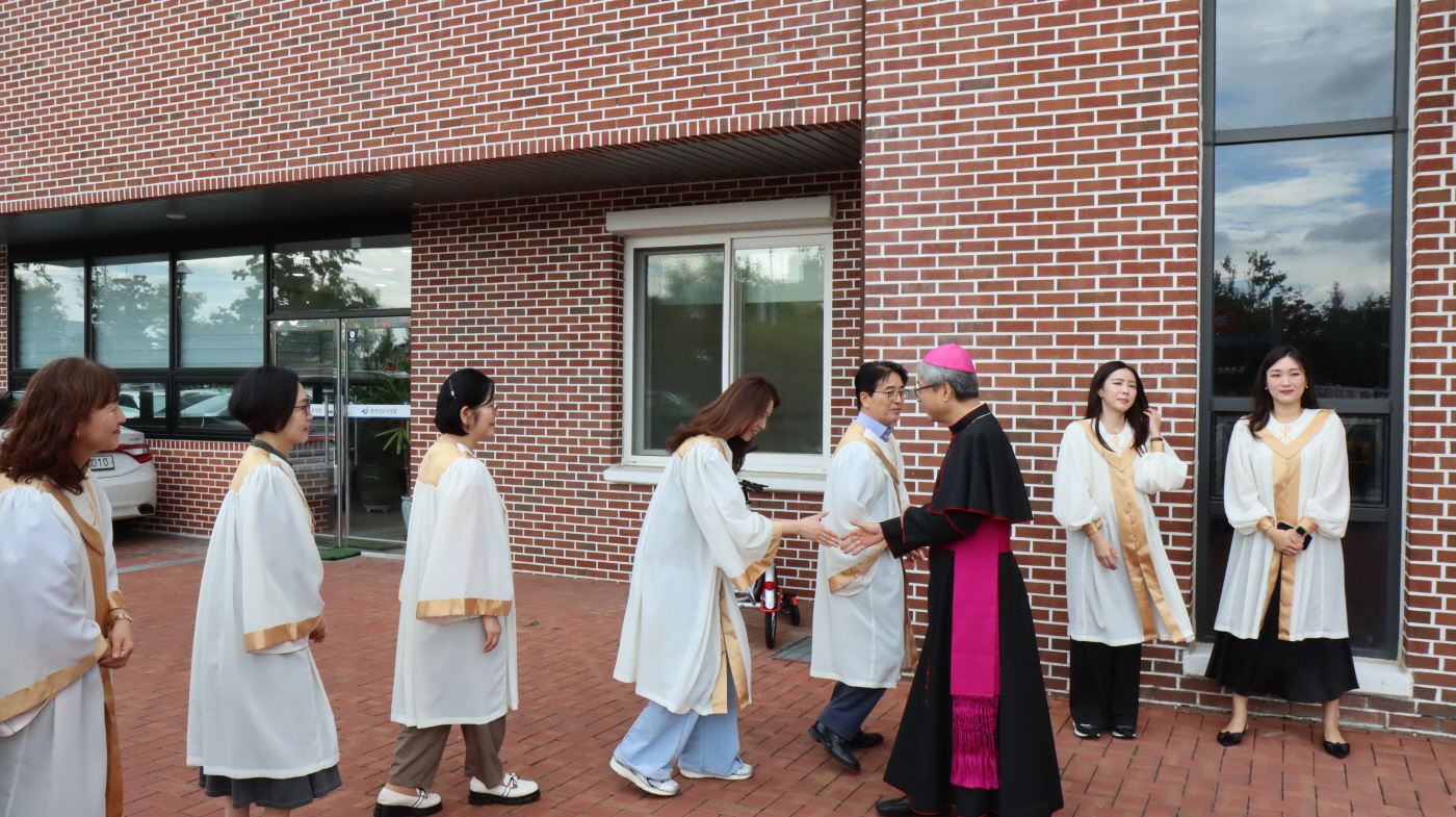 [크기변환]주교님 방문 견진성사(22).JPG