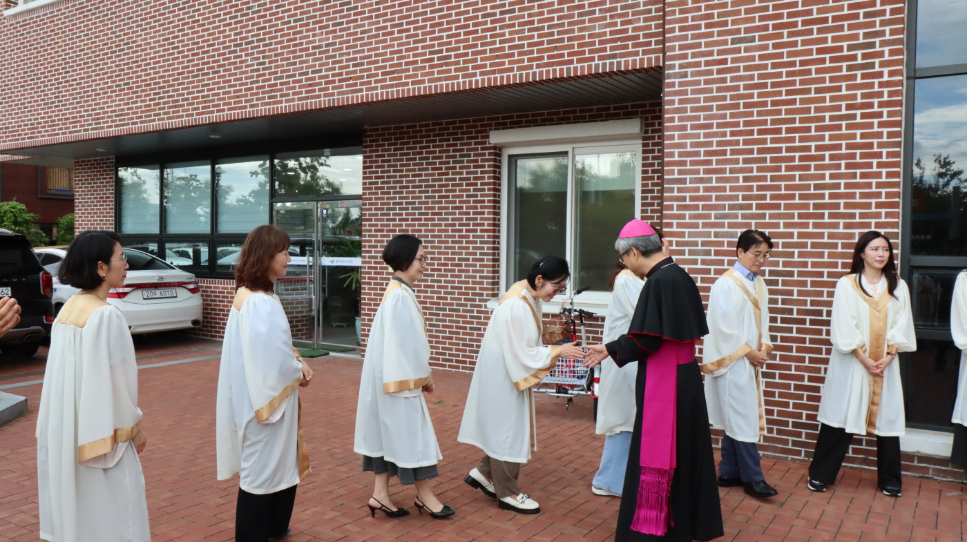 [크기변환]주교님 방문 견진성사(23).JPG