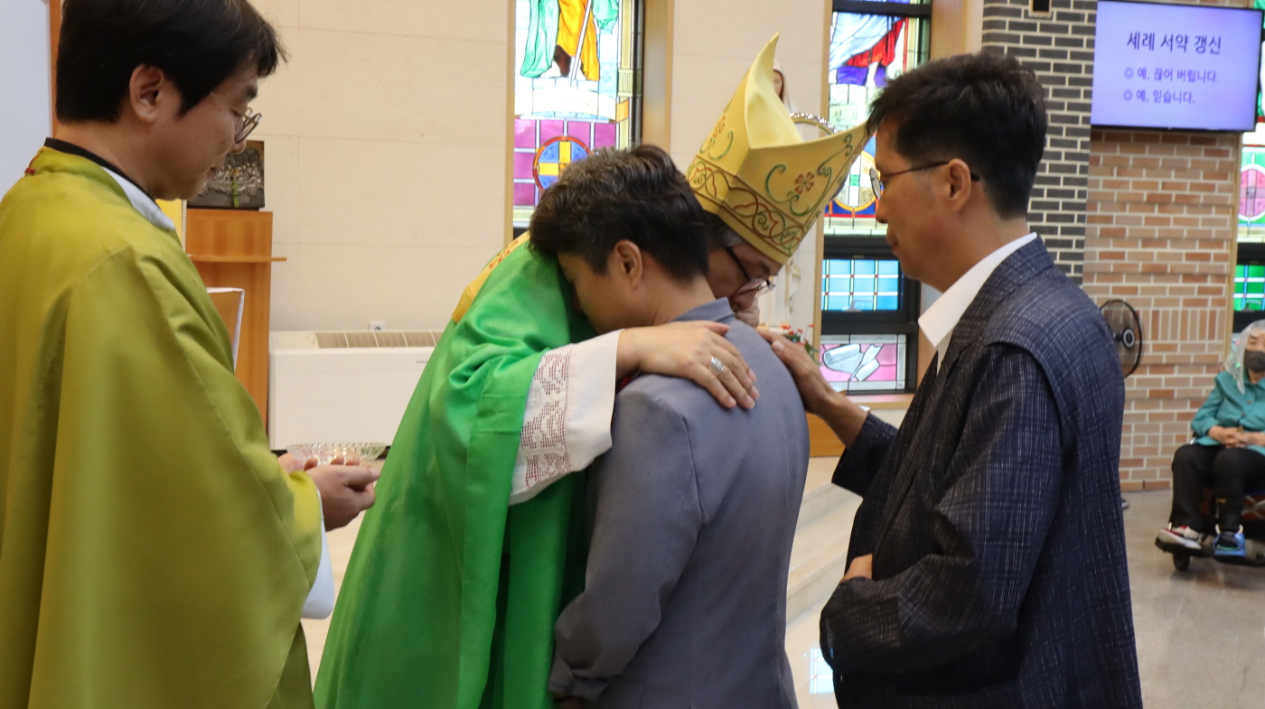 [크기변환]주교님 방문 견진성사(79).JPG