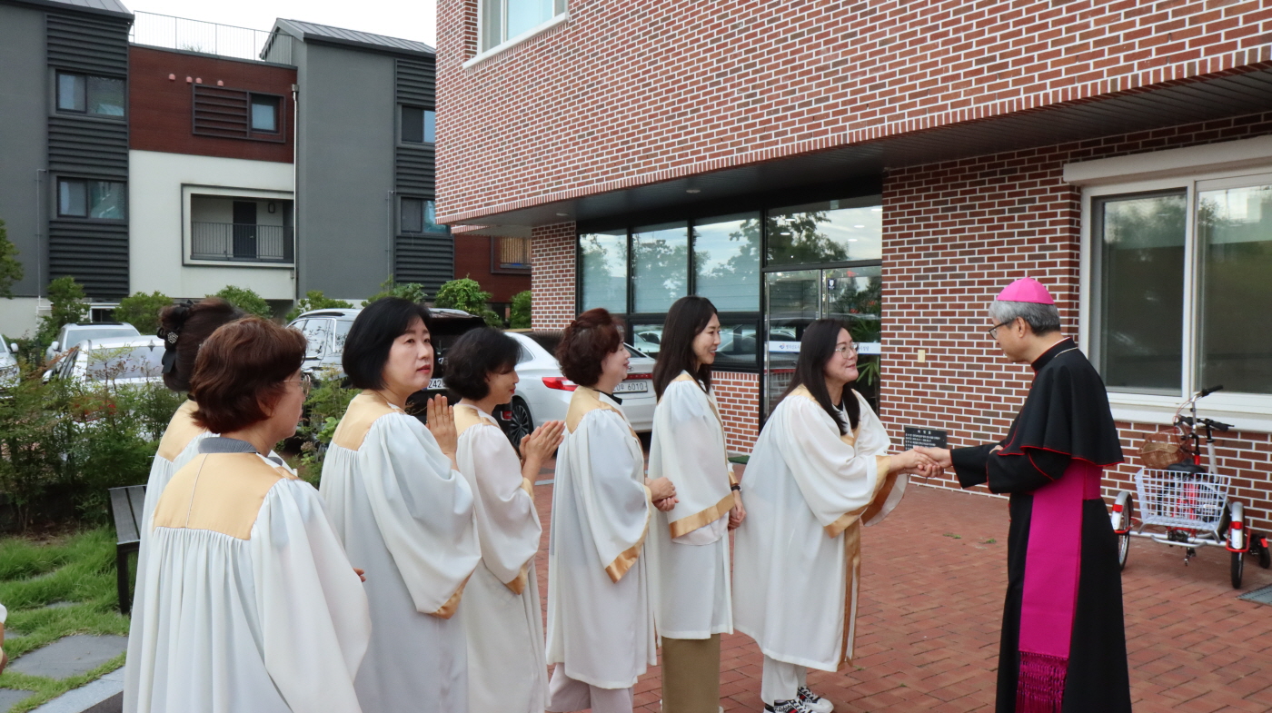 [크기변환]주교님 방문 견진성사(28).JPG