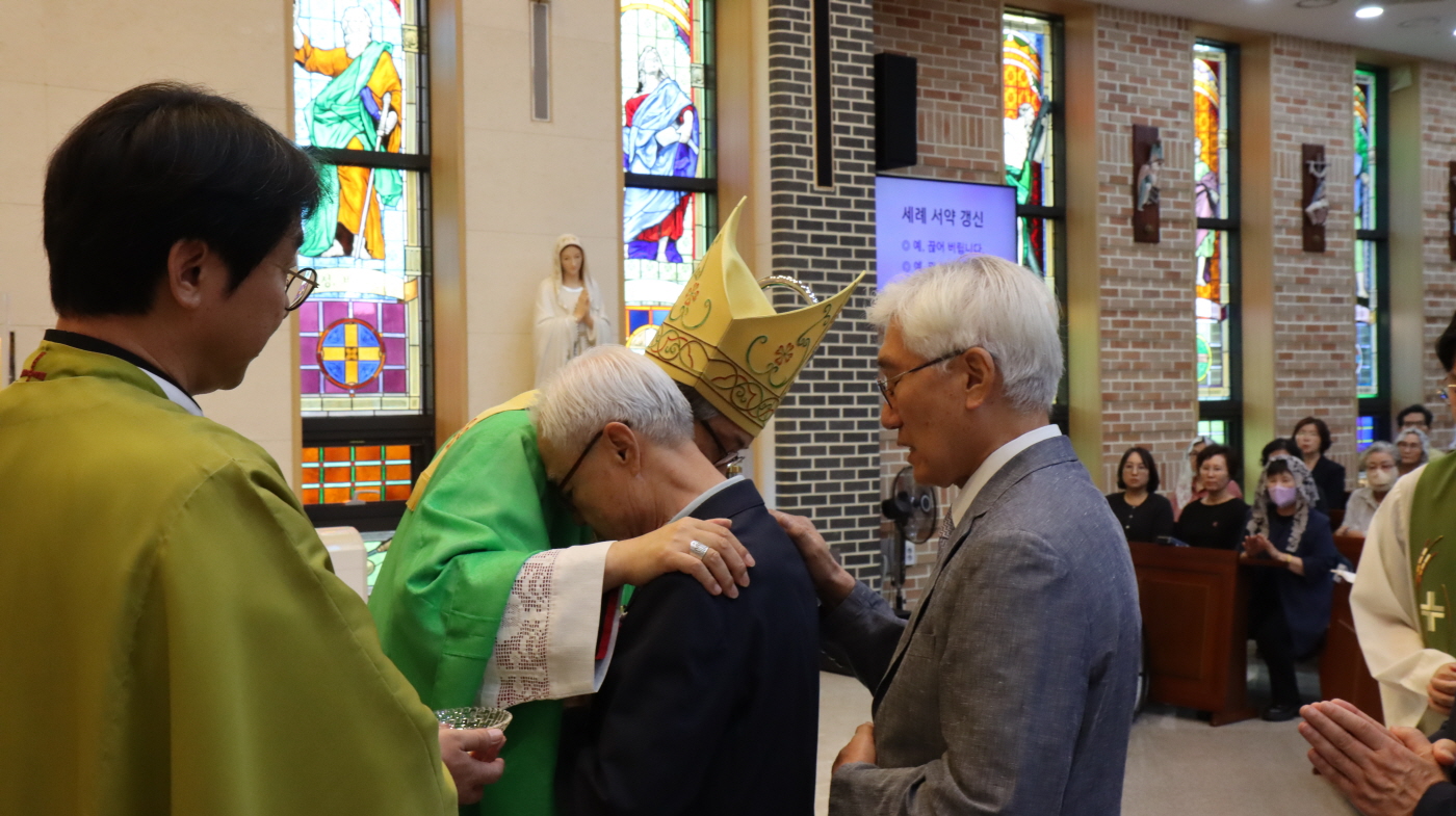 [크기변환]주교님 방문 견진성사(69).JPG