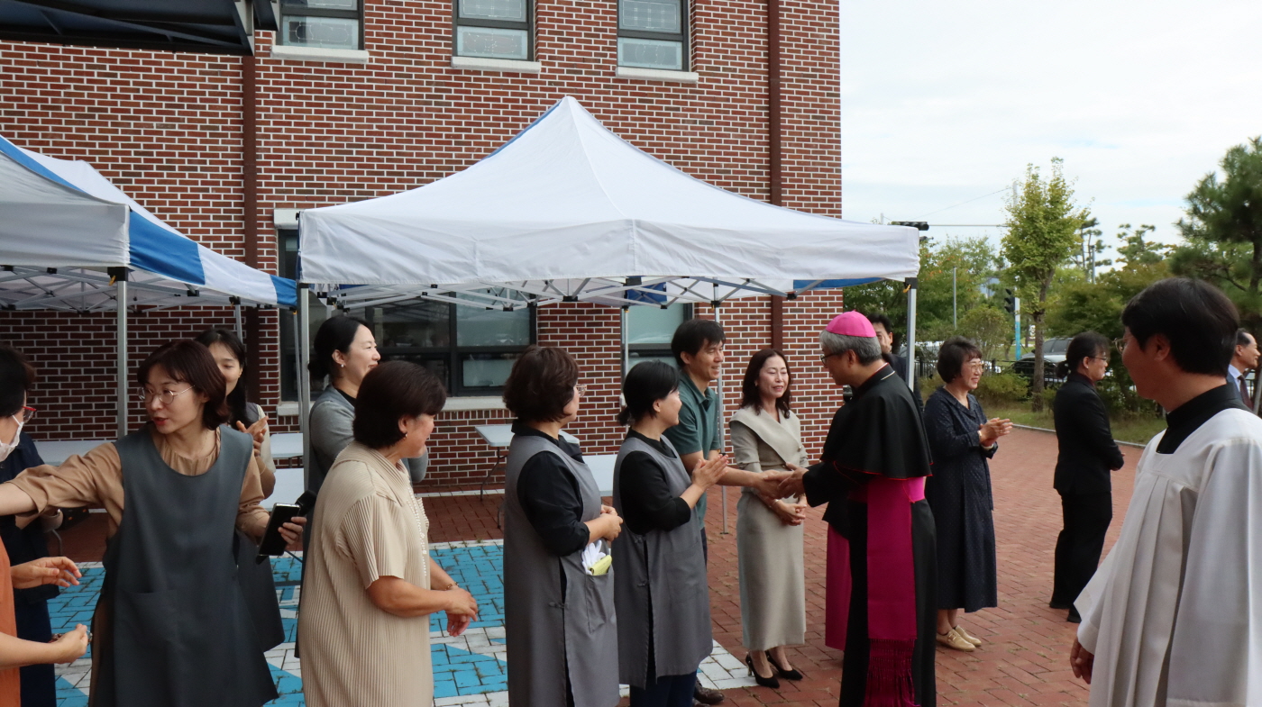 [크기변환]주교님 방문 견진성사(12).JPG