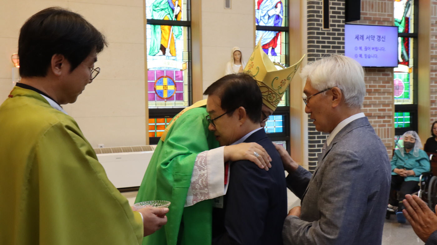 [크기변환]주교님 방문 견진성사(72).JPG