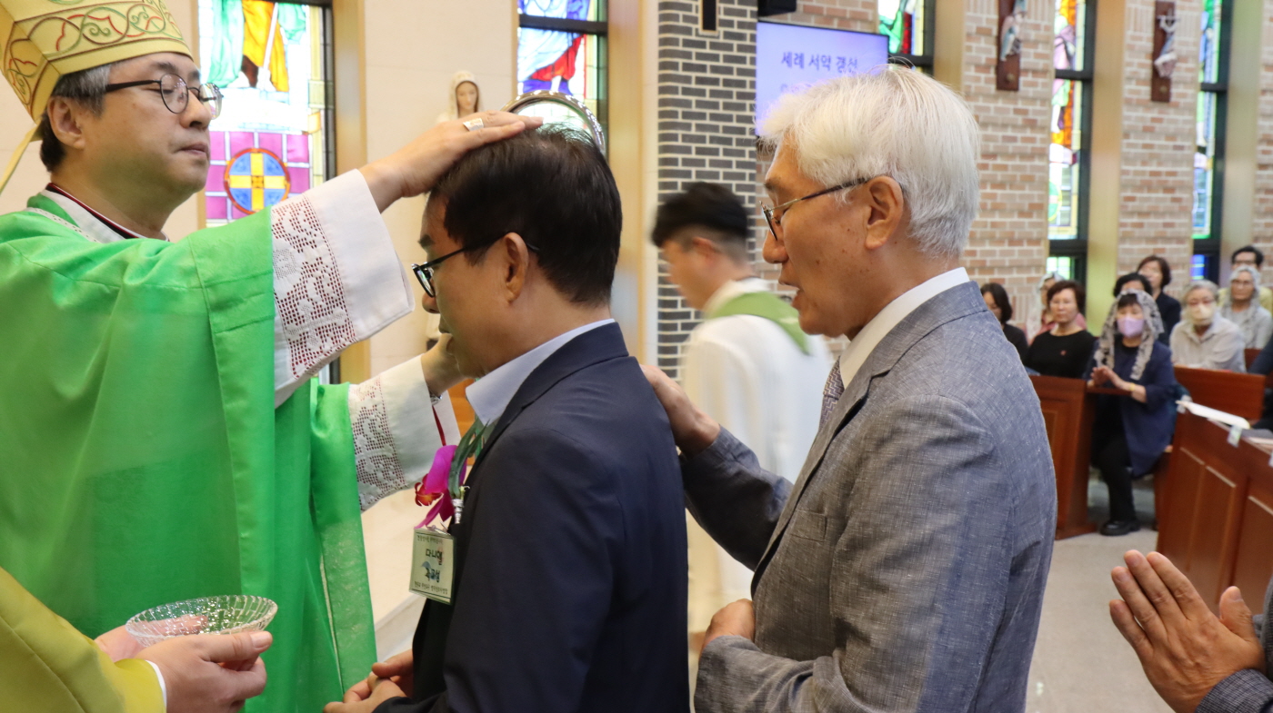 [크기변환]주교님 방문 견진성사(71).JPG