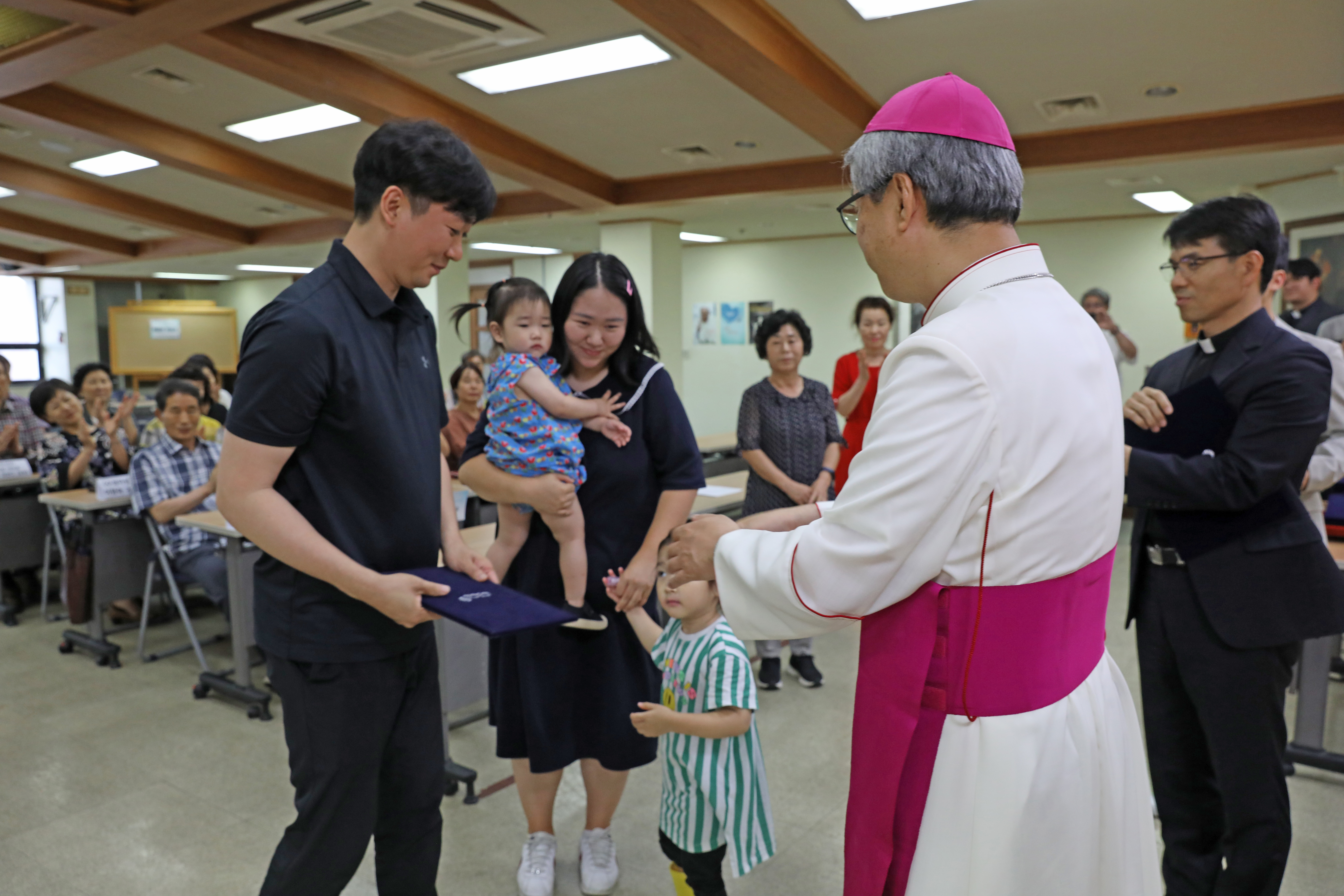 20230713전국성지순례완주자축복장수여식044.jpg