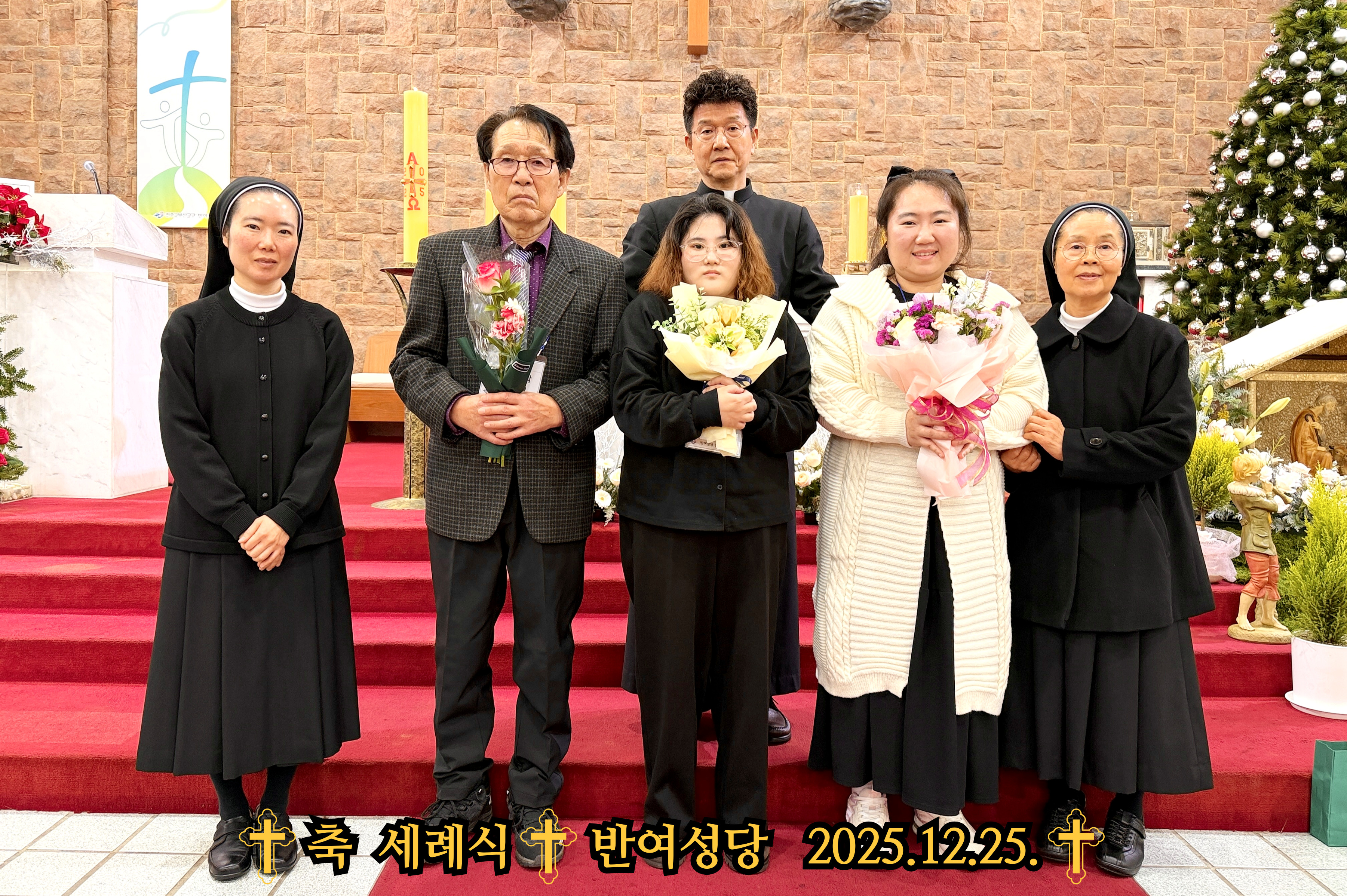 세례식단체사진(출력본).jpg