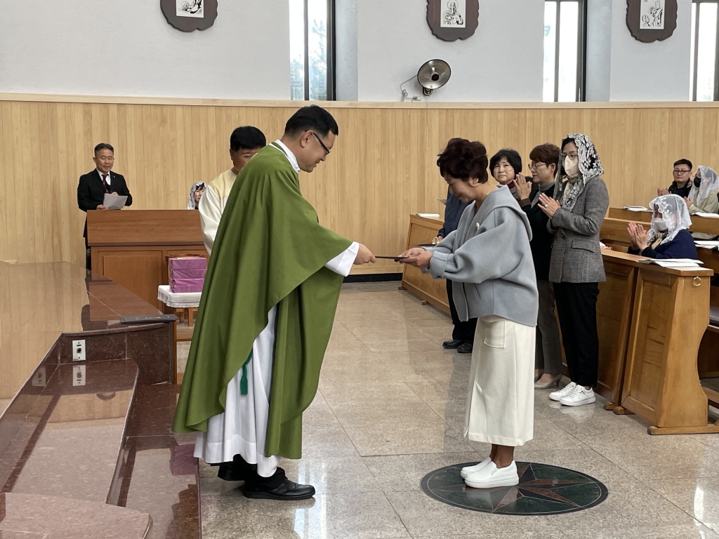 2023년 레지오 연공상 시상 (6).jpg