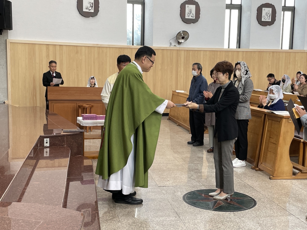 2023년 레지오 연공상 시상 (14).jpg