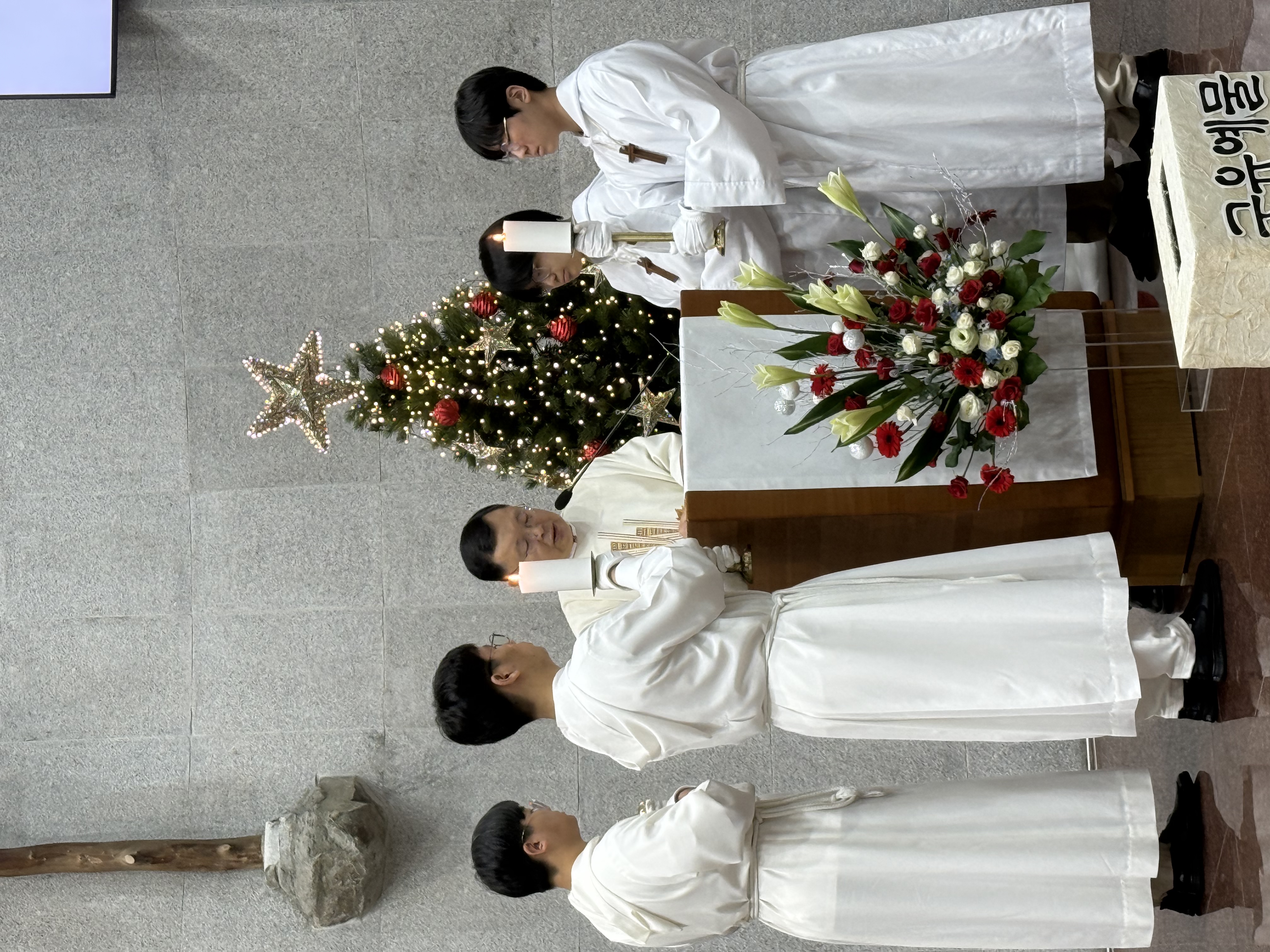 251224 성탄밤미사 (24).jpg