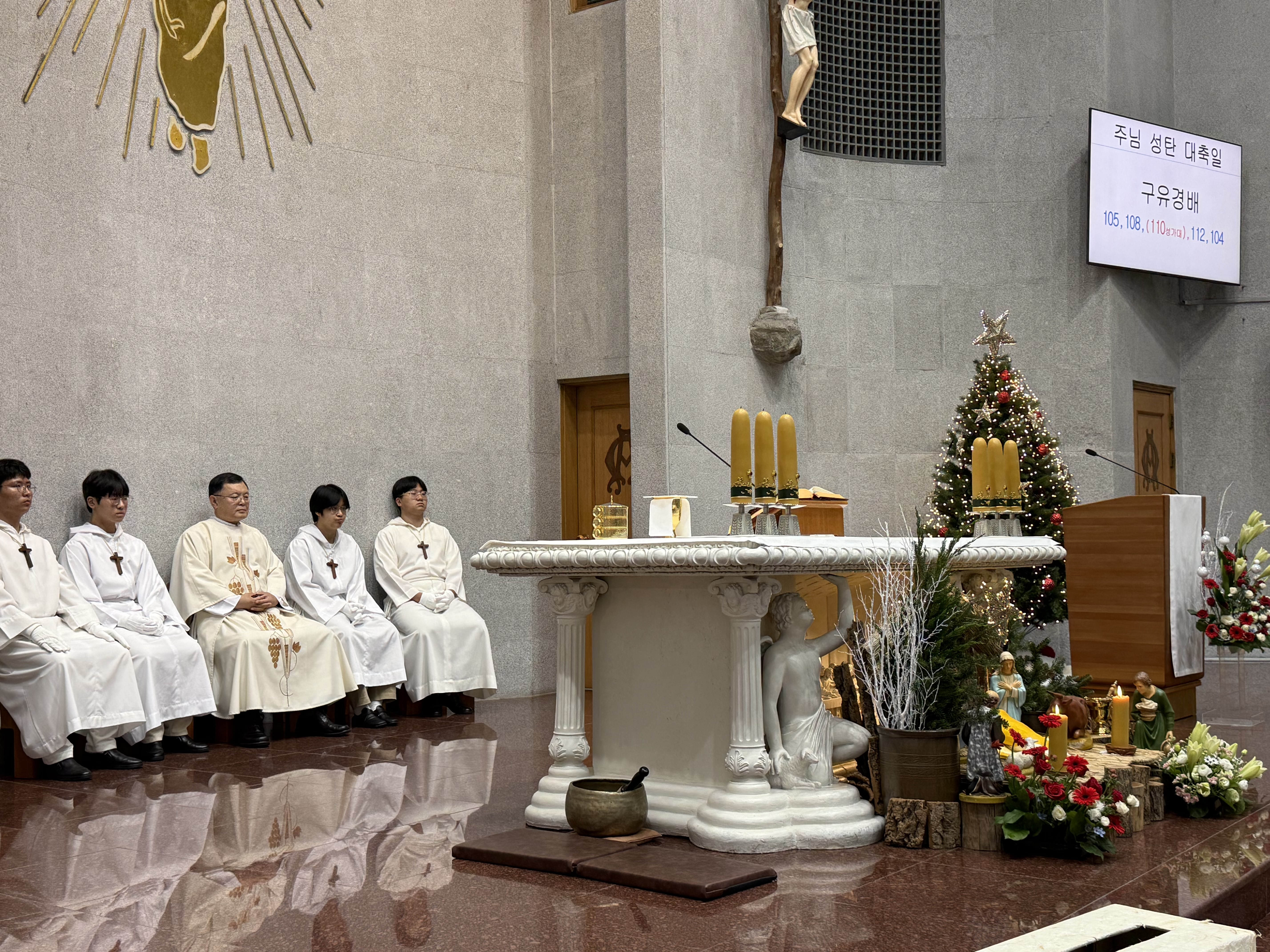251224 성탄밤미사 (20).jpg