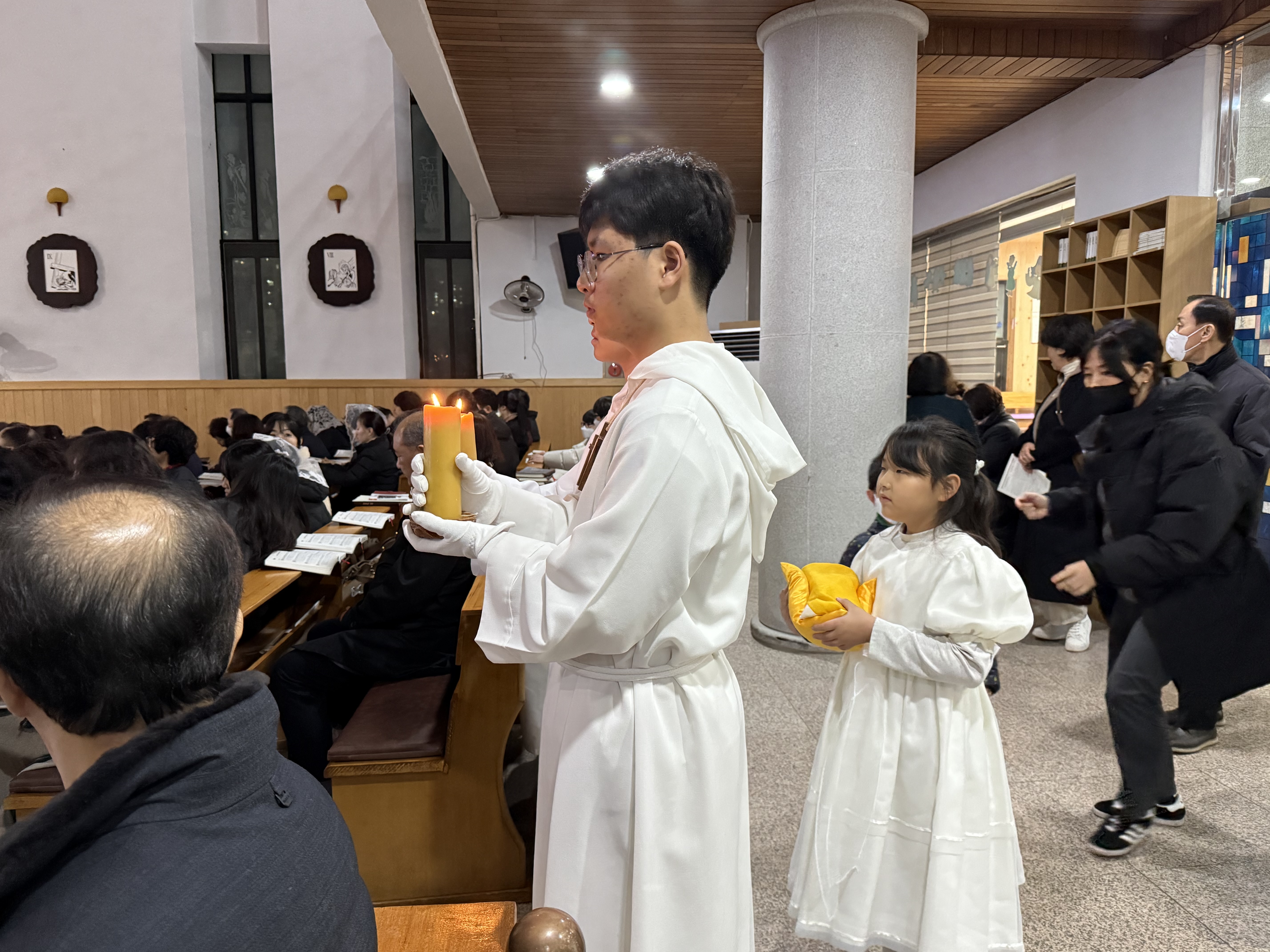 251224 성탄밤미사 (5).jpg