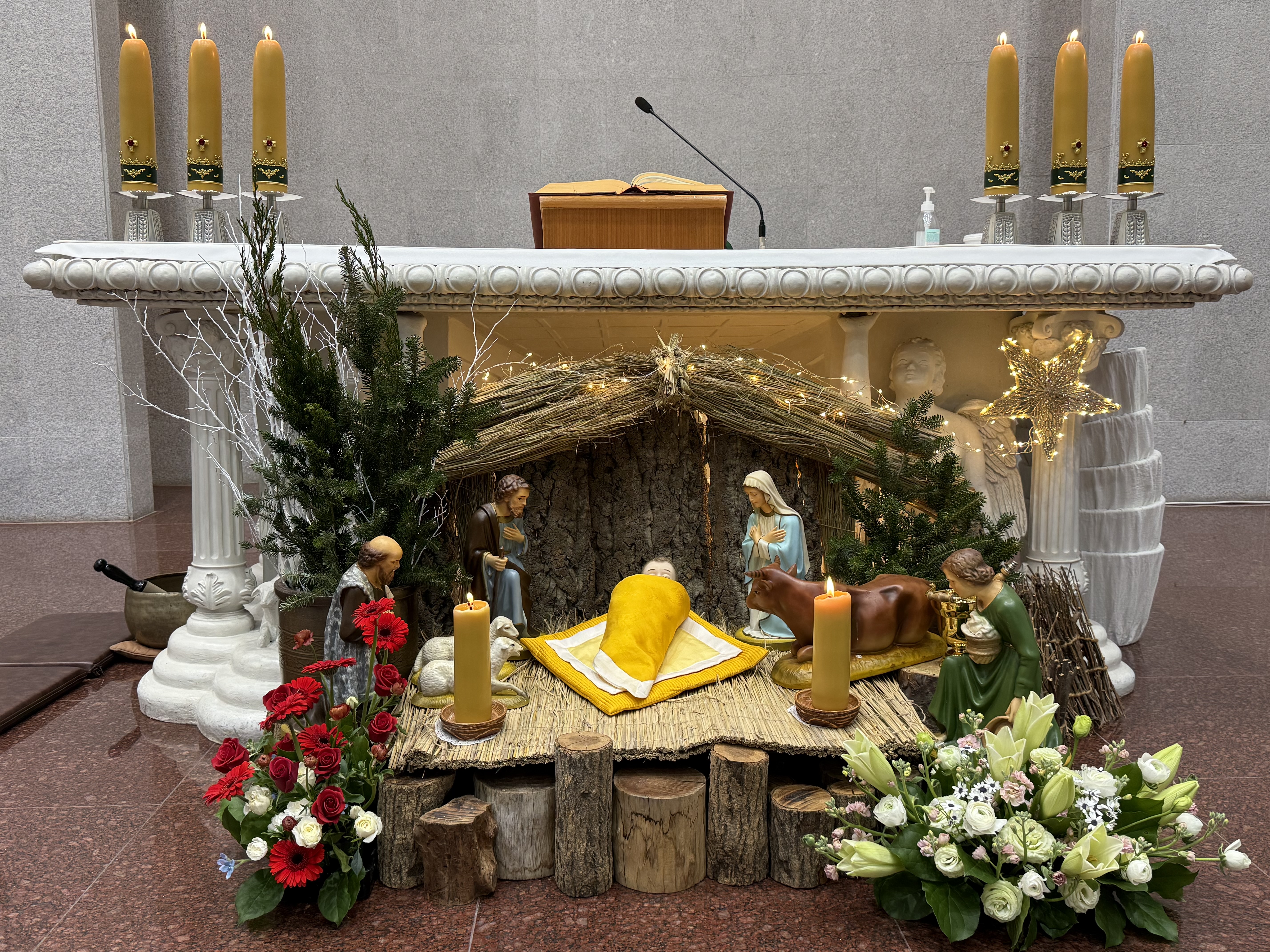 251224 성탄밤미사 (37).jpg