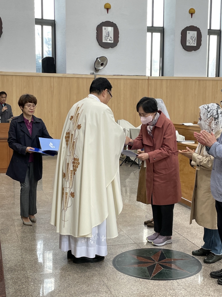 성경쓰기 인증서 수여 (4).jpg