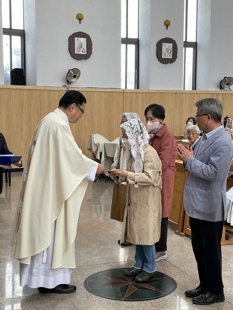 성경쓰기 인증서 수여 (3).jpg