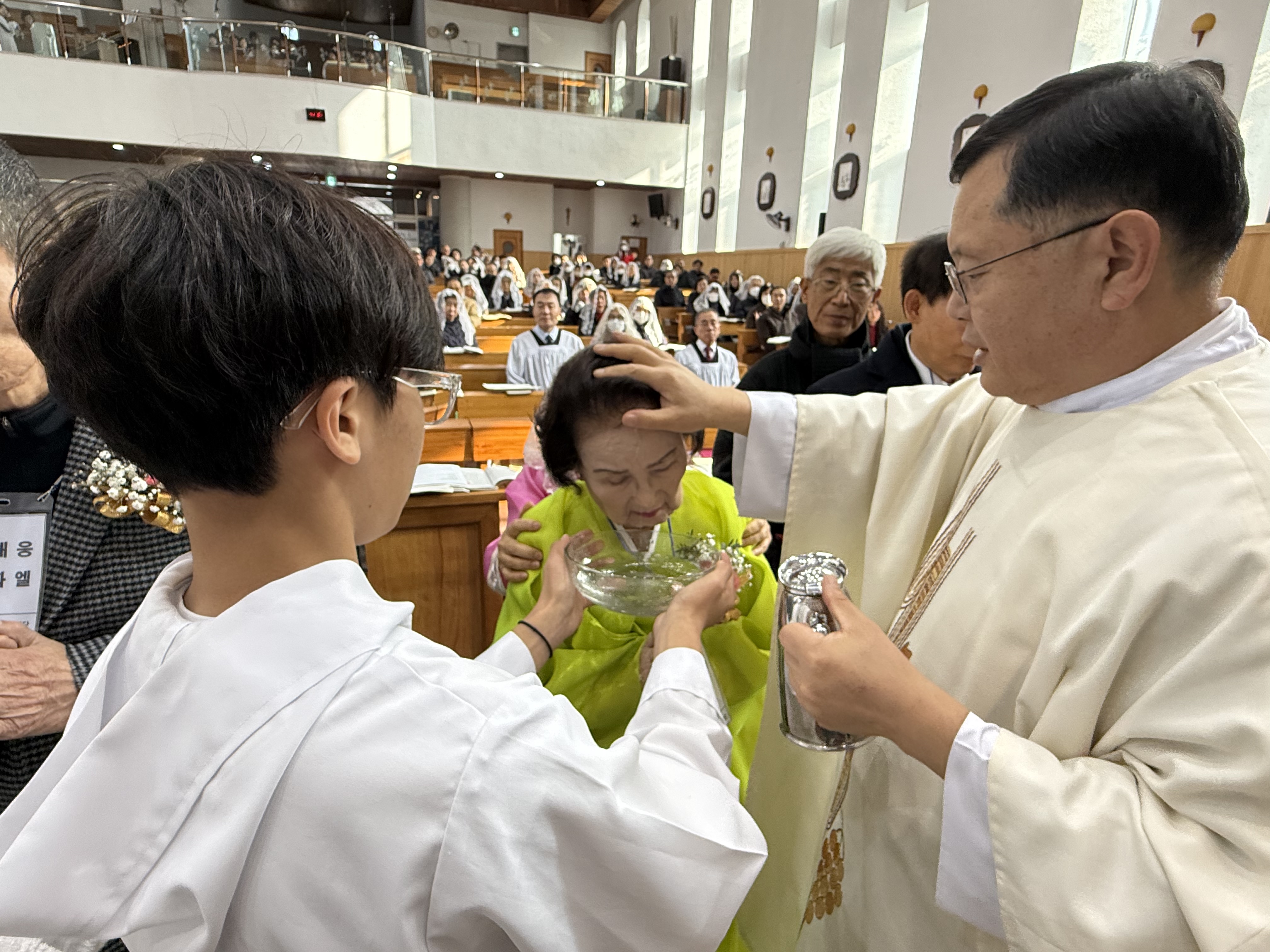 251225 세례식 (11).jpg