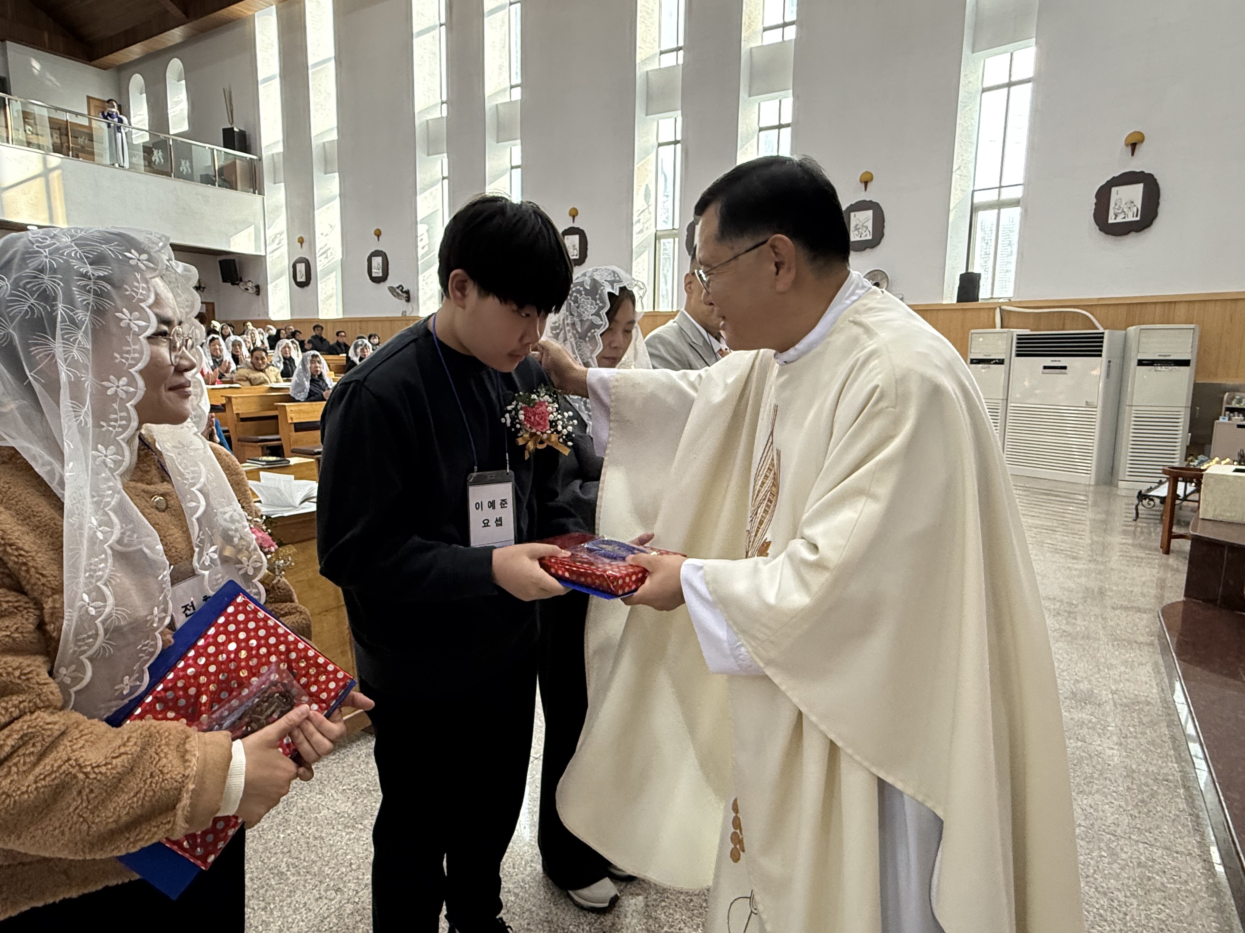 251225 세례식 (23).jpg