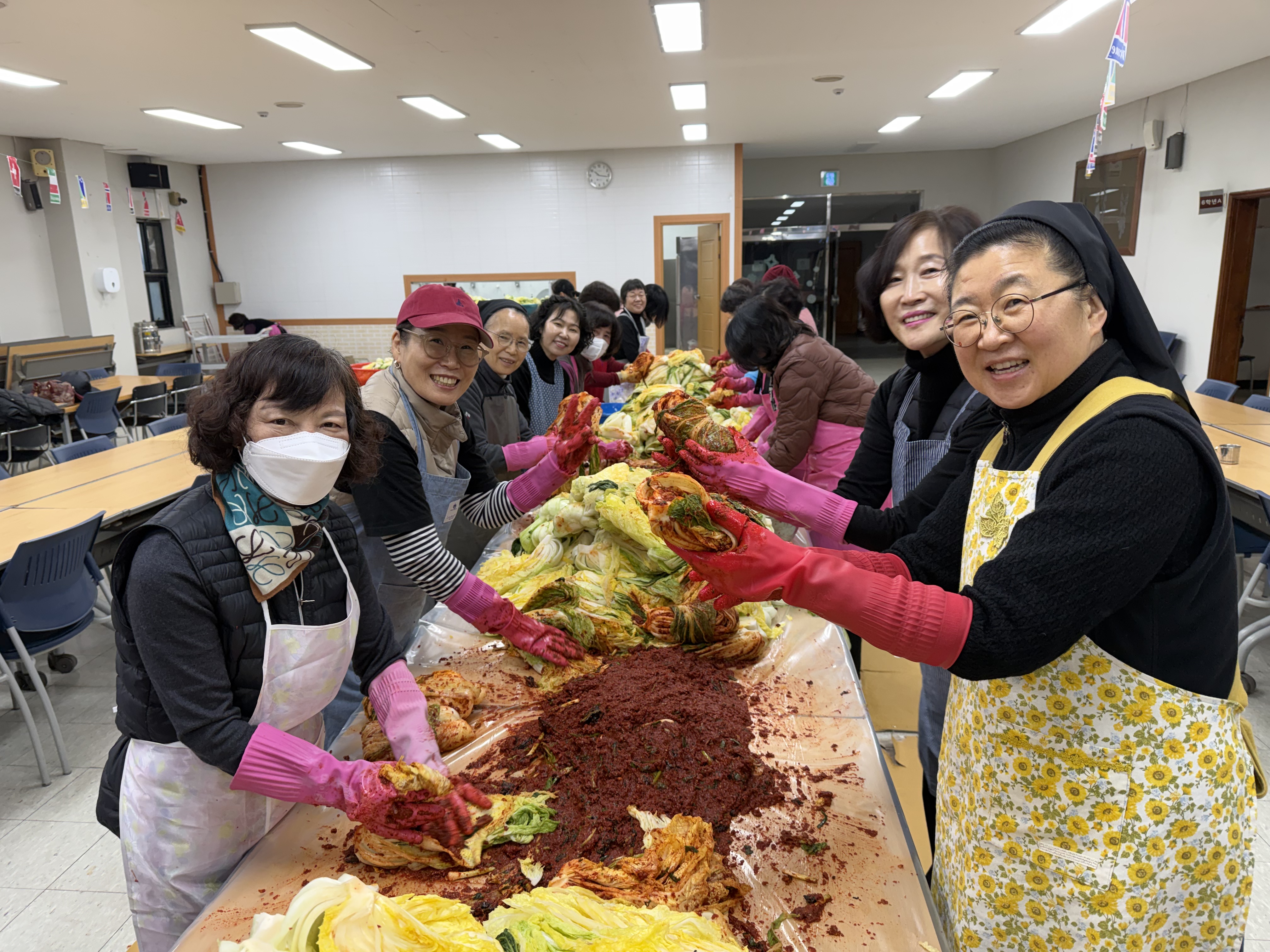 251213 김장나누기(3).jpg
