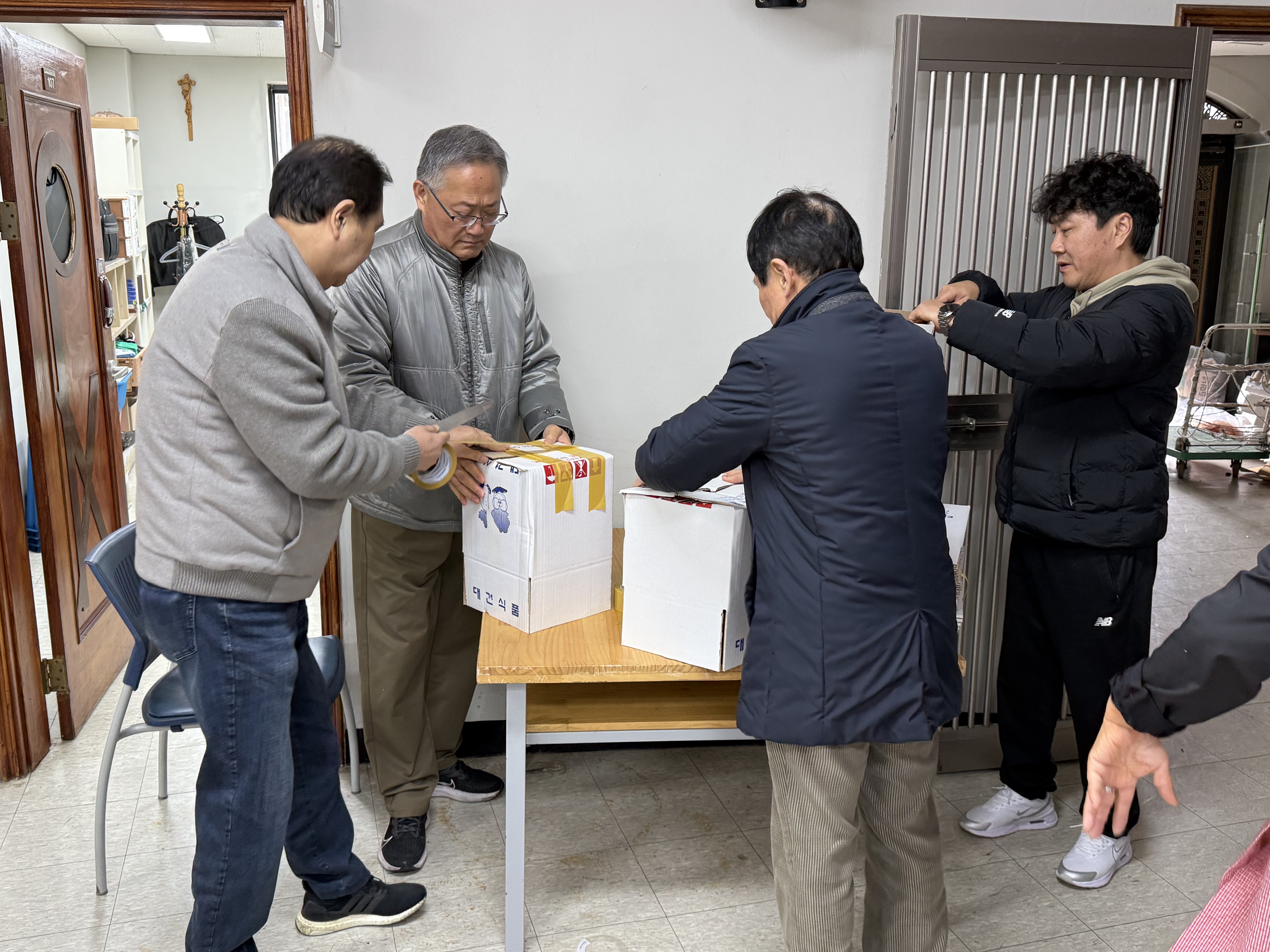 251213 김장나누기(11).jpg