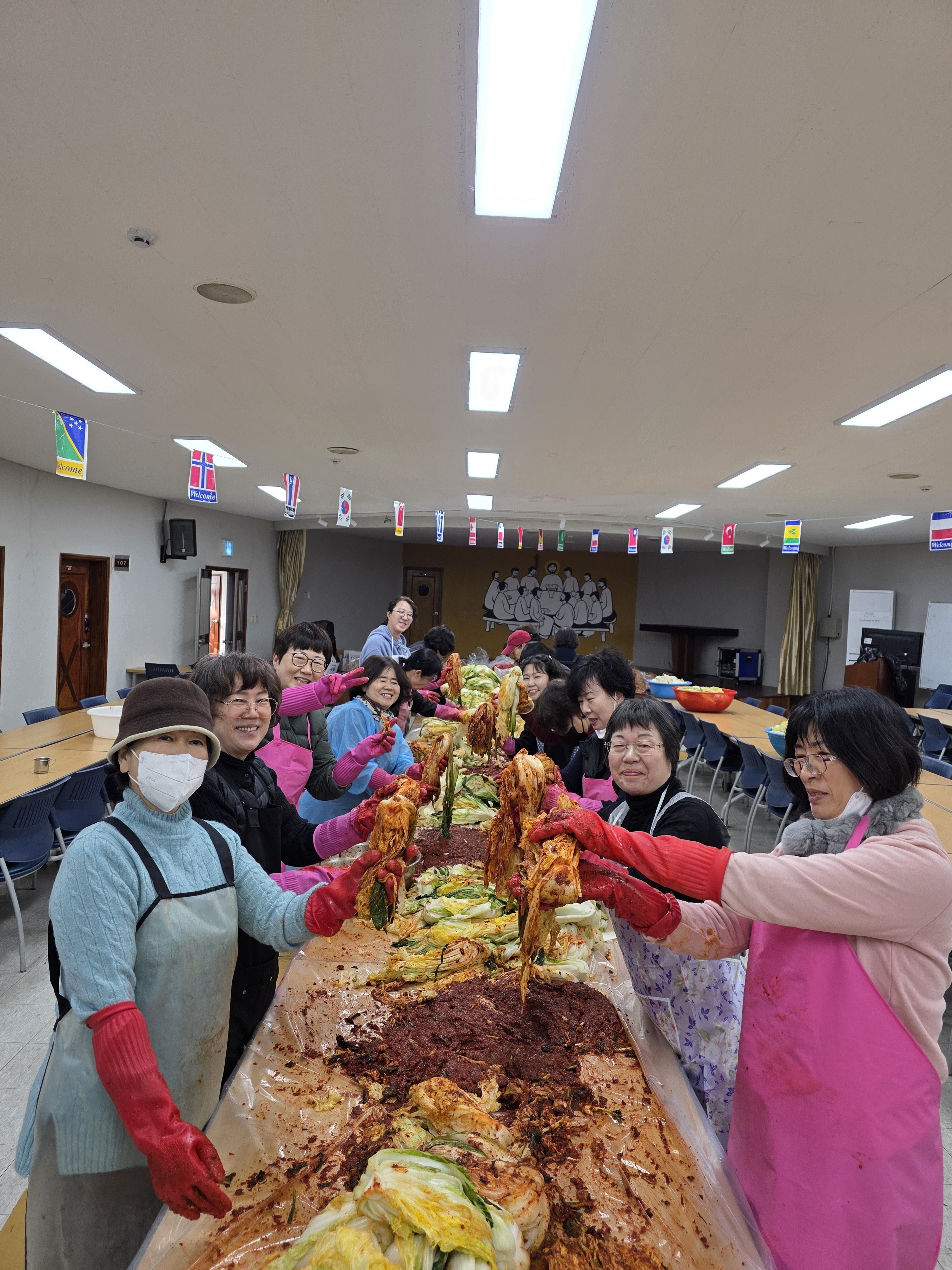 251213 김장나누기(1).jpg