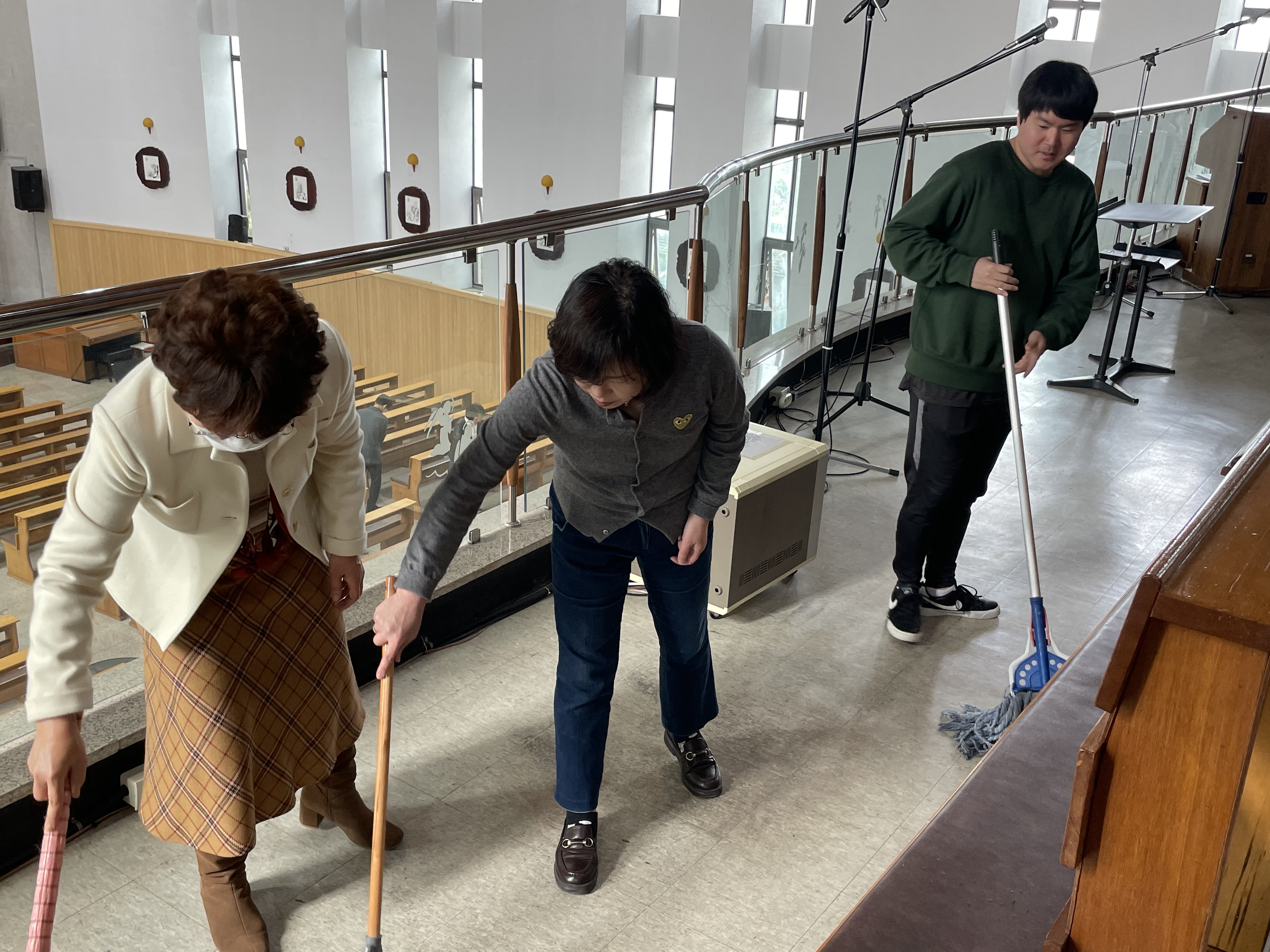 250330 부활맞이 대청소 (24).jpg