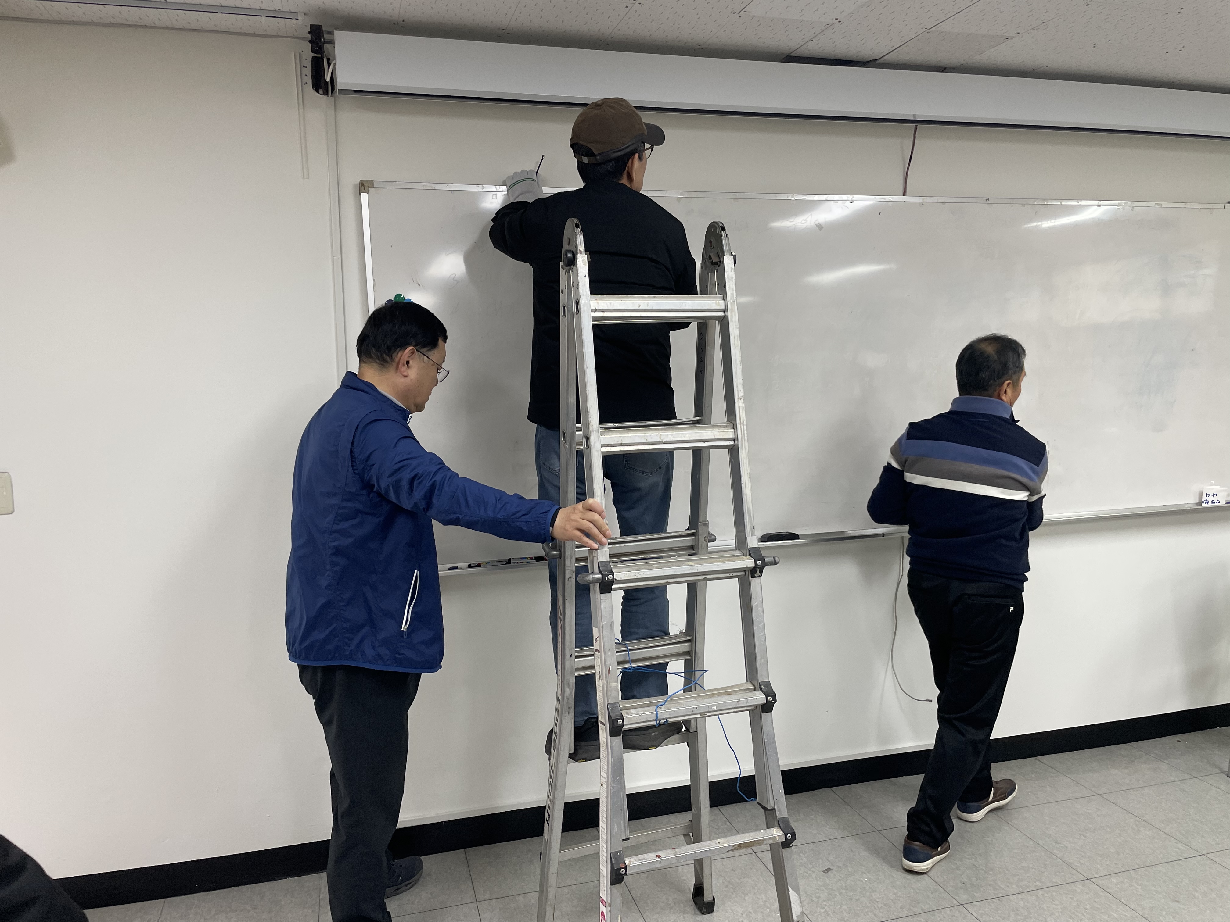 250330 부활맞이 대청소 (11).jpg