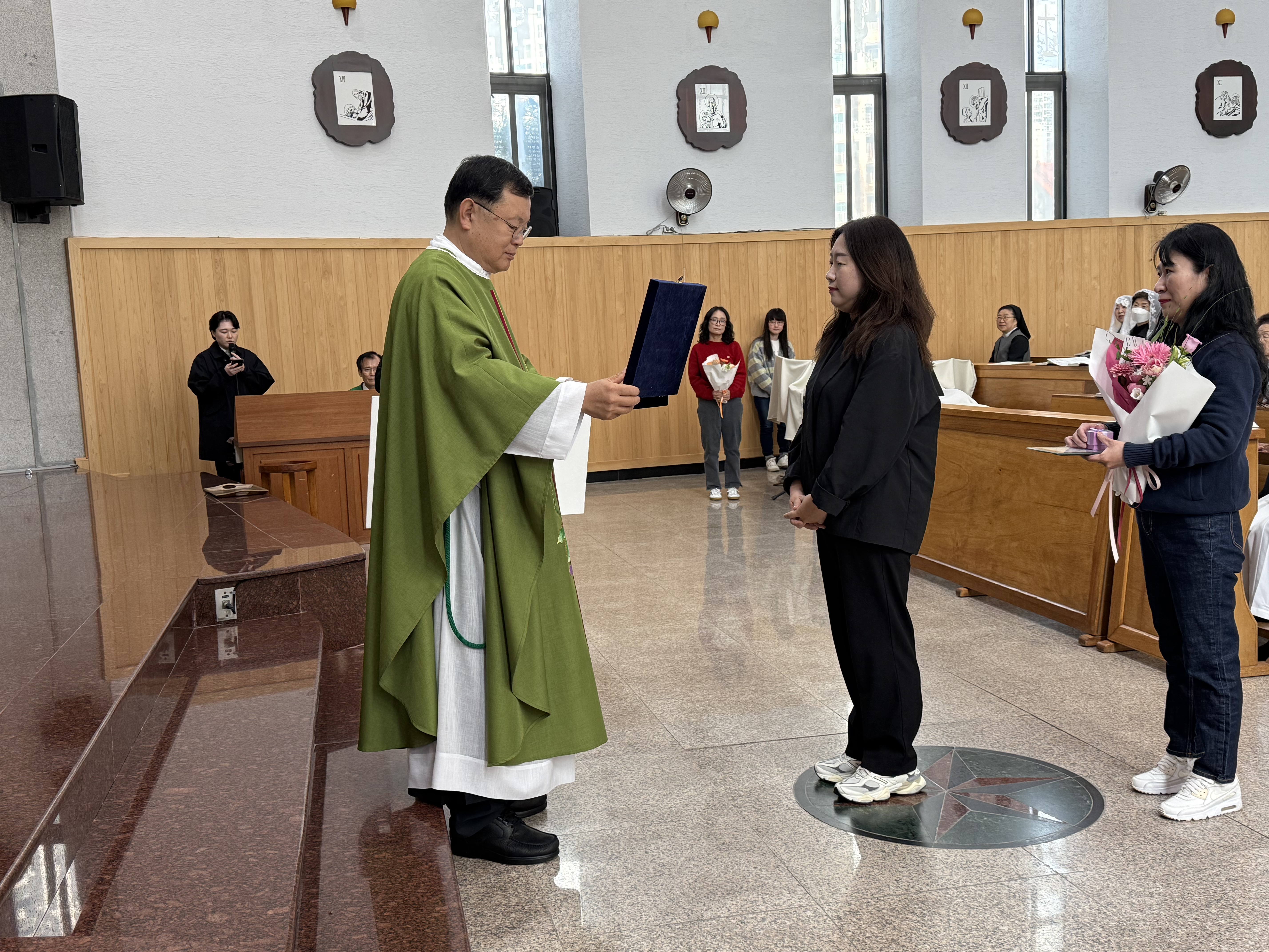 251102 교사 근속상 시상 (2).jpg