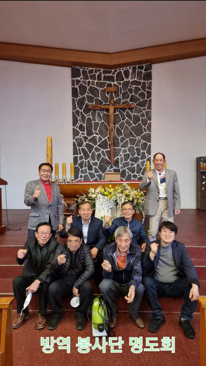 BandPhoto_44800009452.jpg