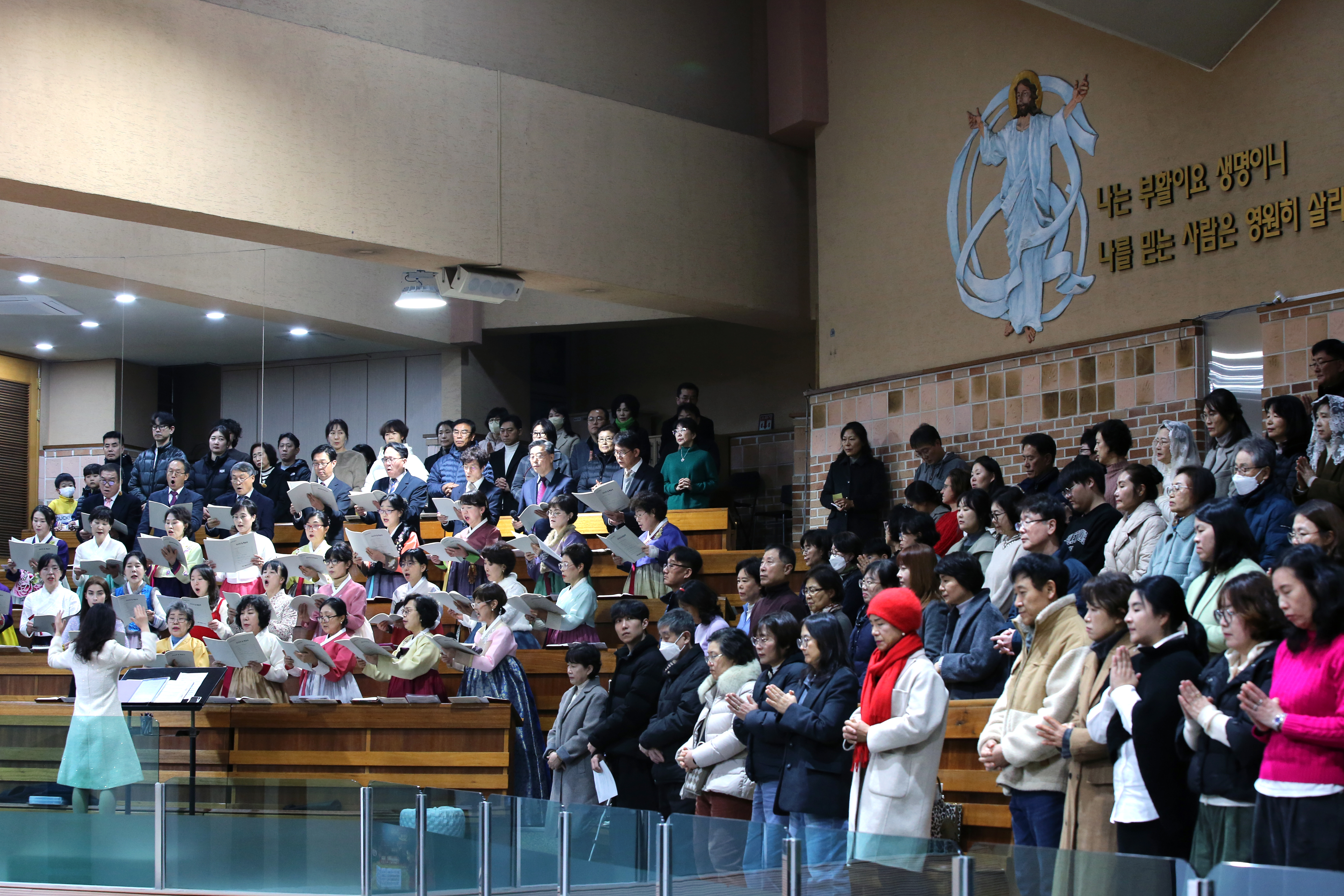 2025성탄 대축일 미사 3층.jpg