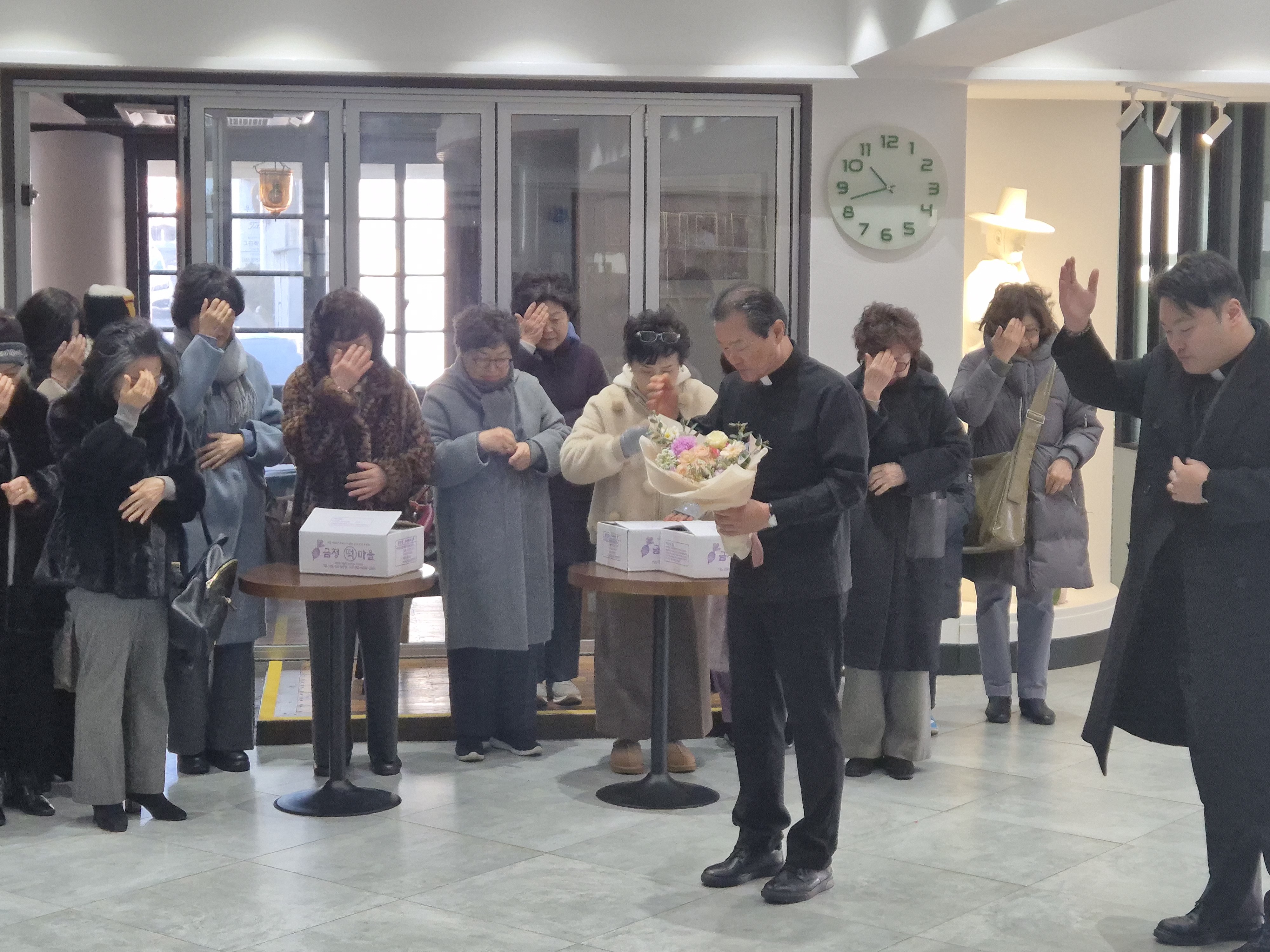 요셉신부님 강복 (2).jpg