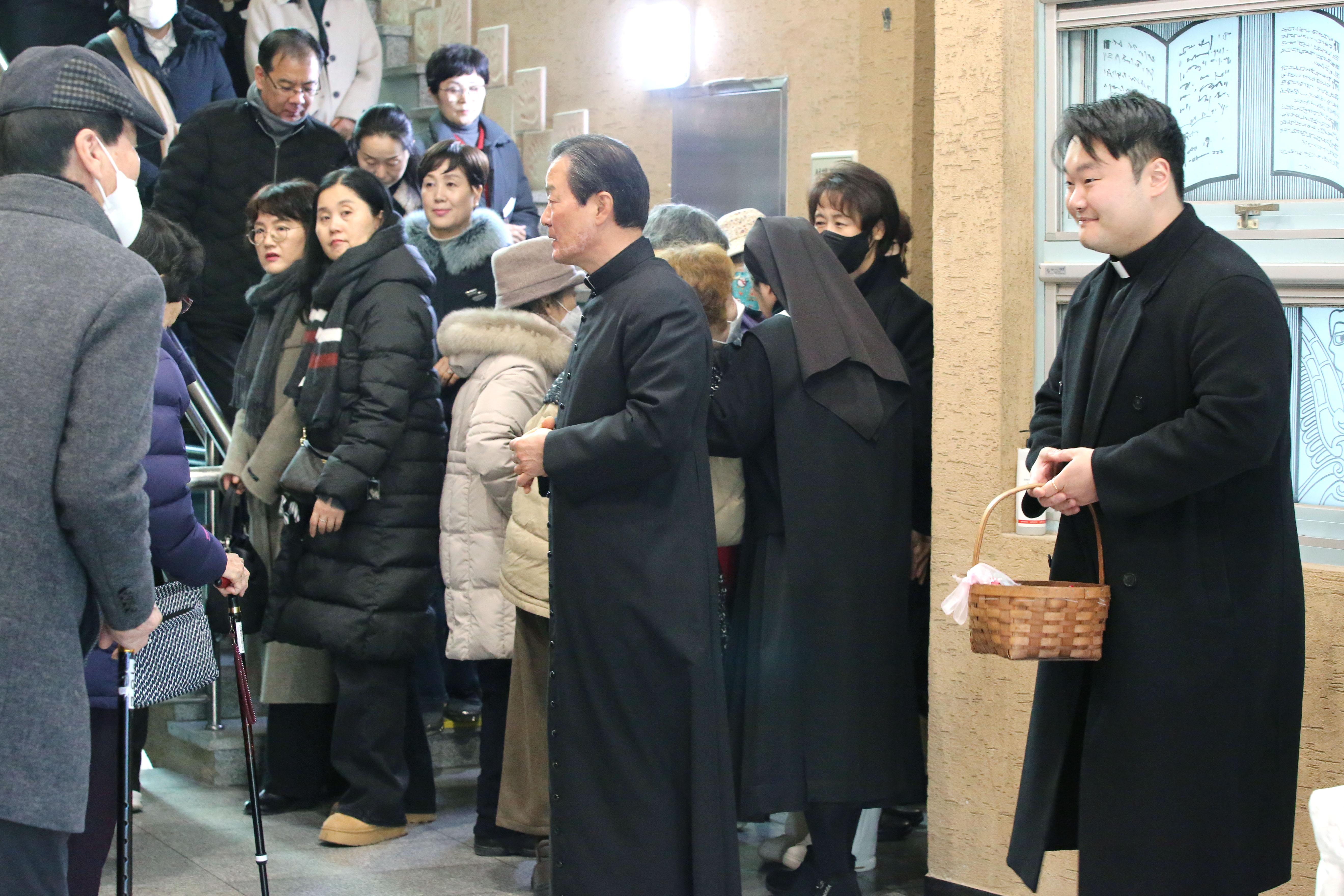 남세진요셉신부님 미사후인사.jpg