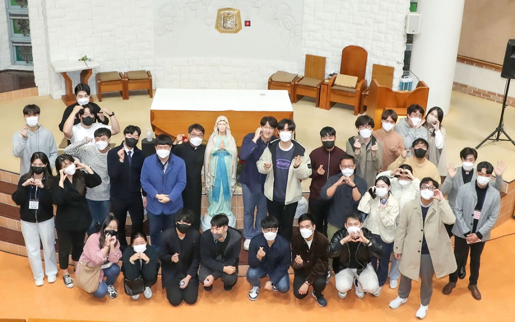 22-10-26-우동지구청년들과함게하는묵주기도의밤.jpg