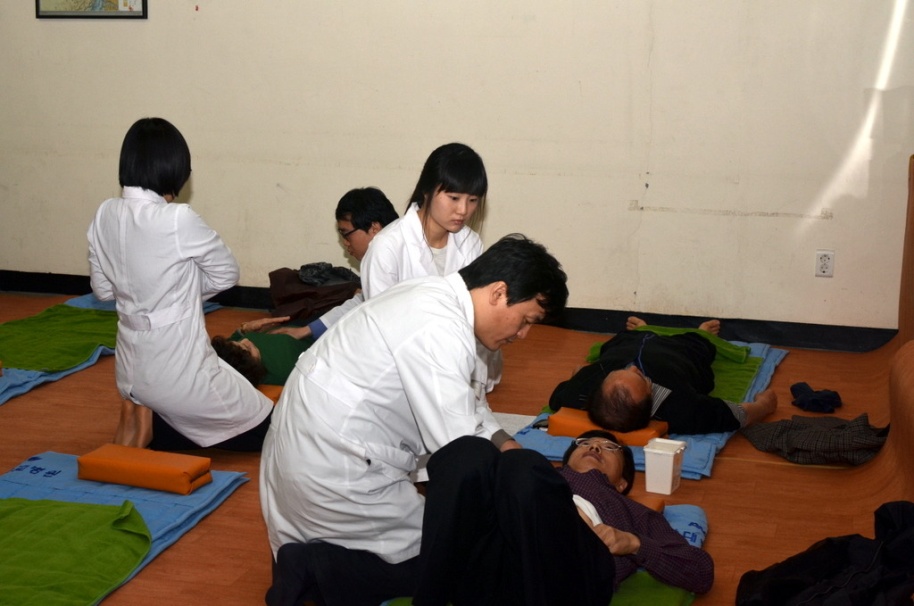 진료봉사.jpg
