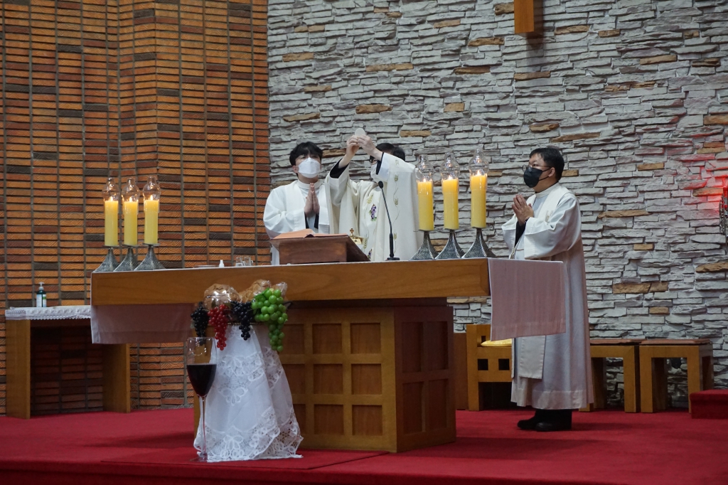 화명 성목요일1.JPG