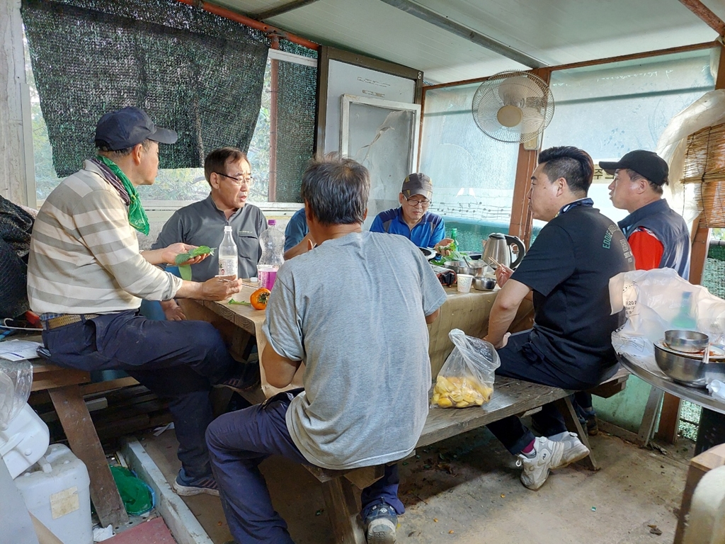 1670241918055-10.jpg