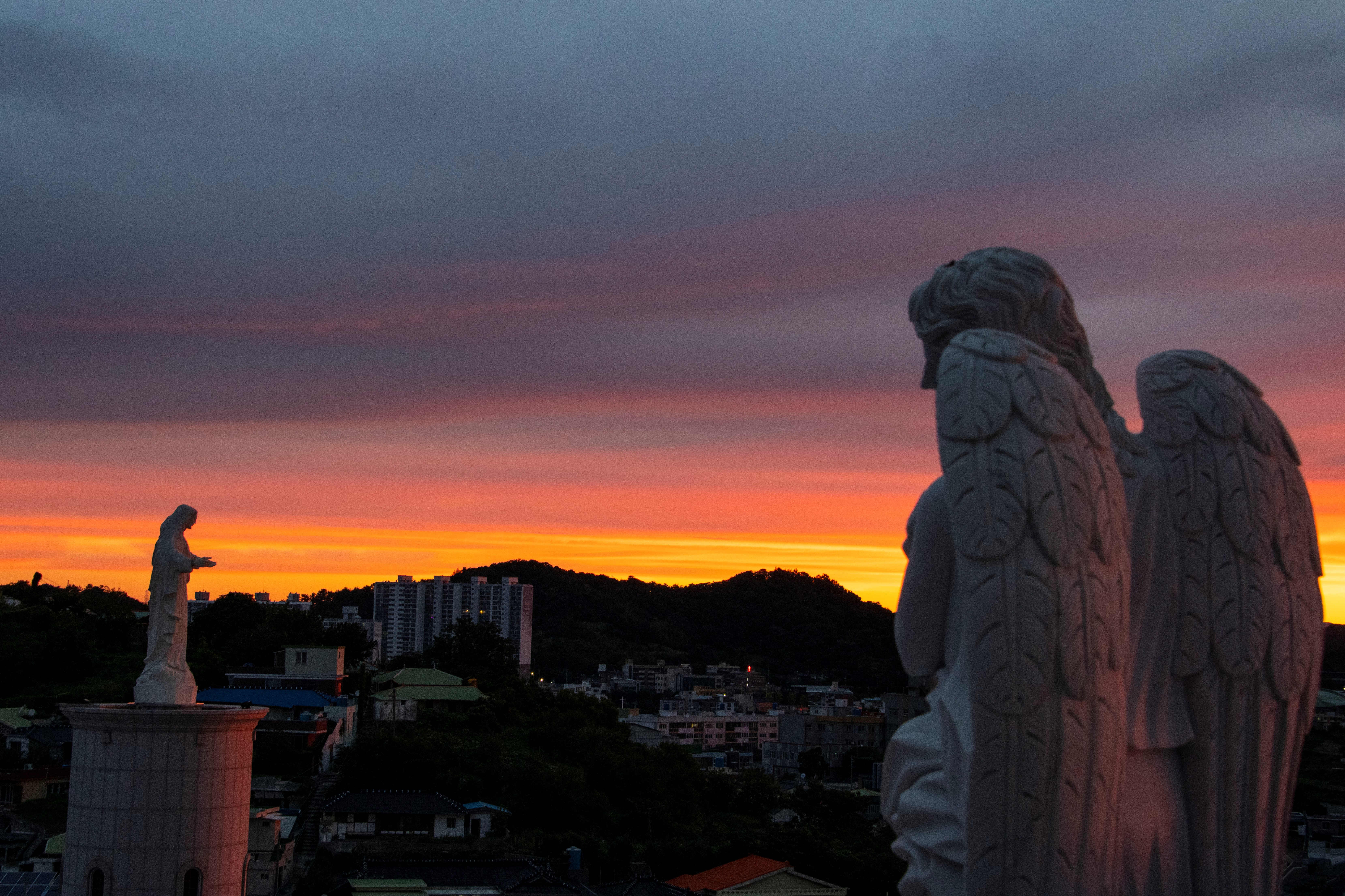 한국레지오마리애기념관 일출.jpg