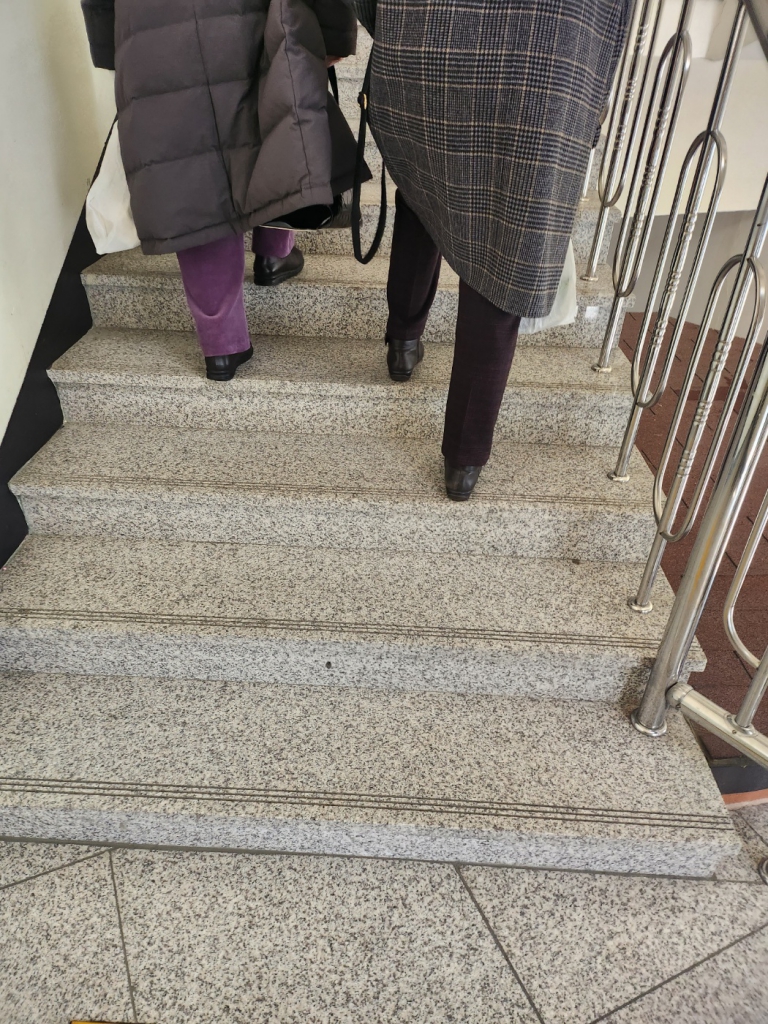 240303 일반(성가대) 3명(거절하기-엘리베이터 거절(계단 이용)하기_3.jpg
