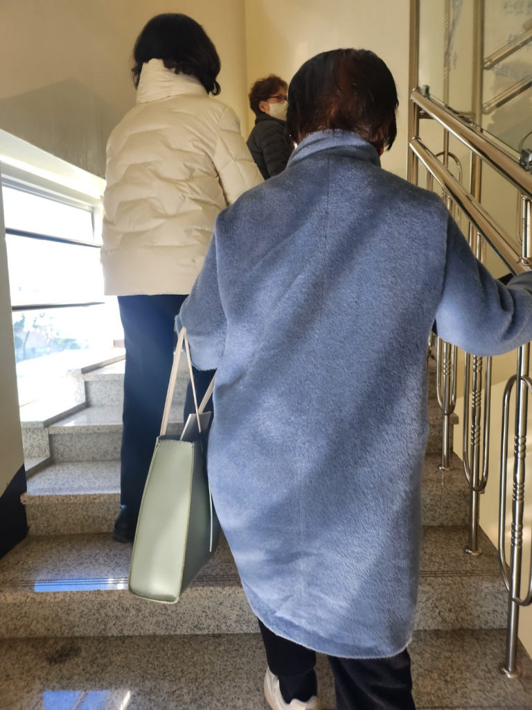 240303 일반(성가대) 3명(거절하기-엘리베이터 거절(계단 이용)하기_1.jpg