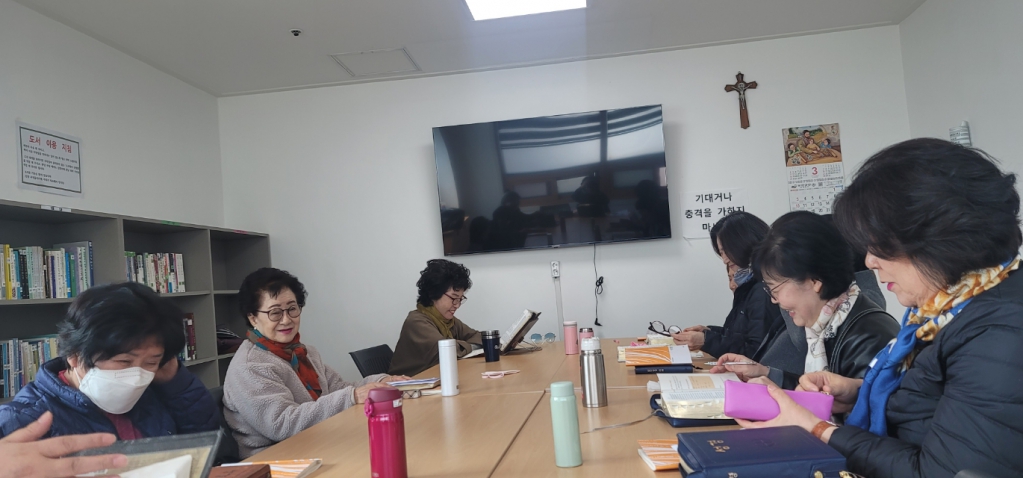 성경공부반 텀블러사용(6명).jpg