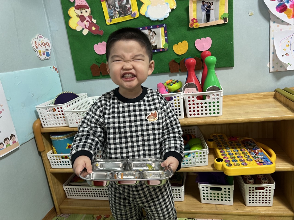 강단우다니엘음식남기지않기.jpg