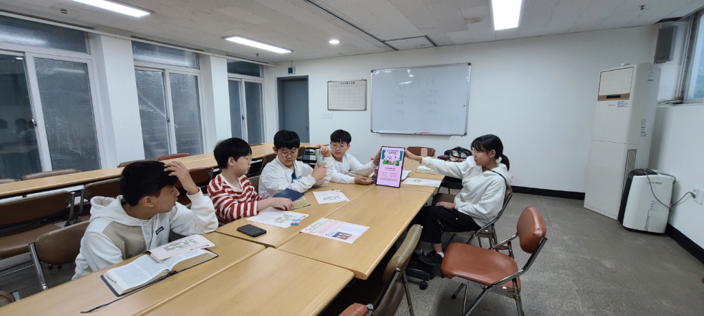 2023 주일학교-전체 사진-55151280366.jpg
