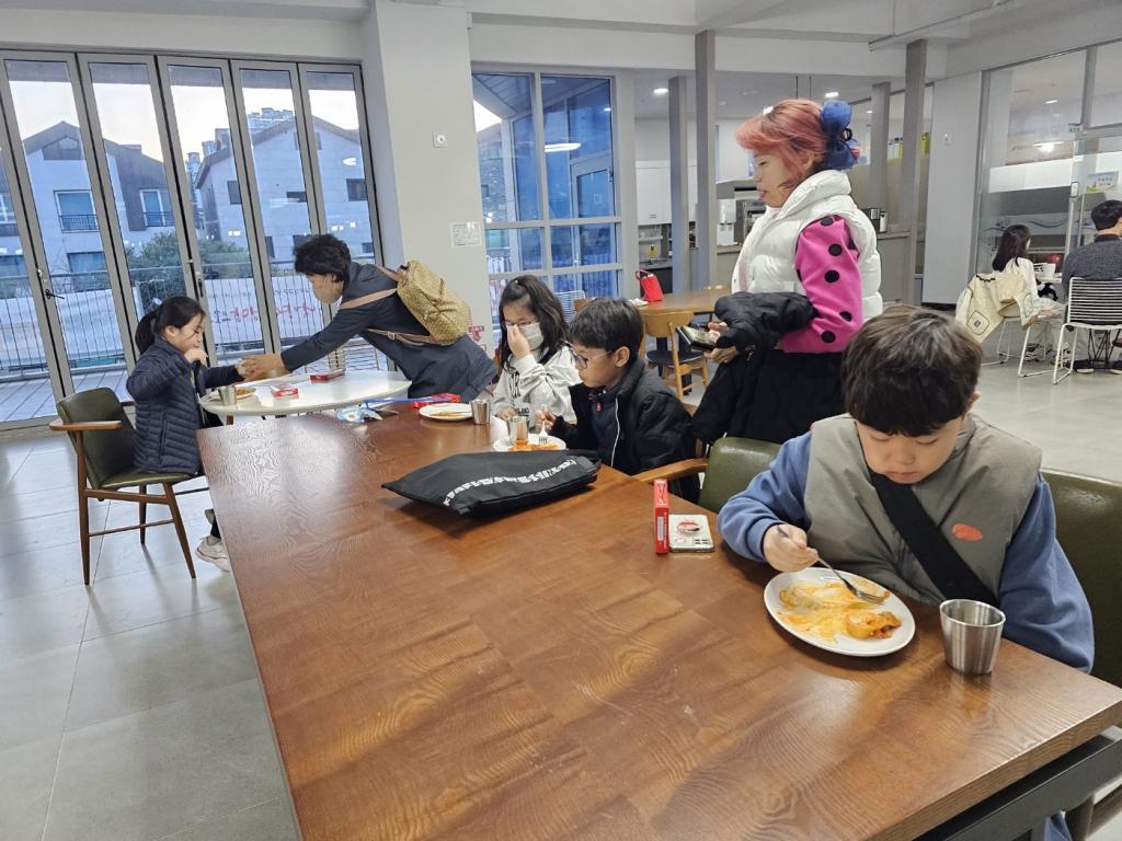 KakaoTalk_20231112_191143732_09.jpg