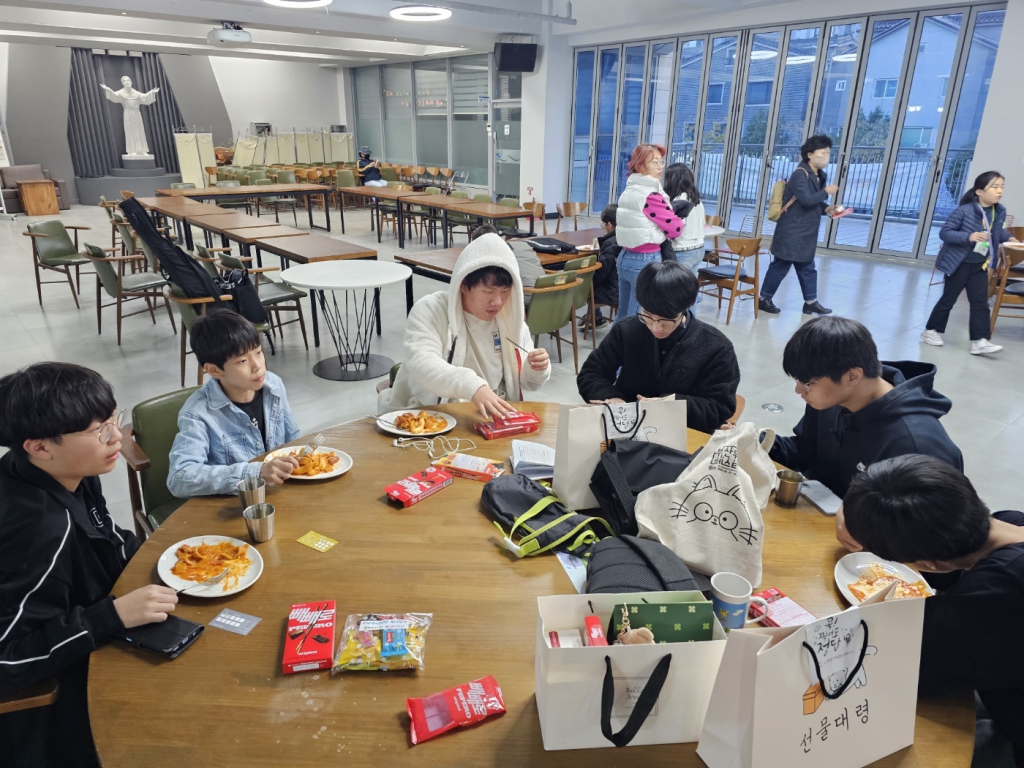 KakaoTalk_20231112_191143732_05.jpg