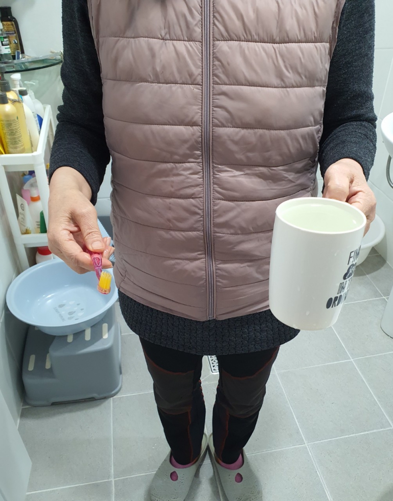 강애라양치컵사용 외3.jpg