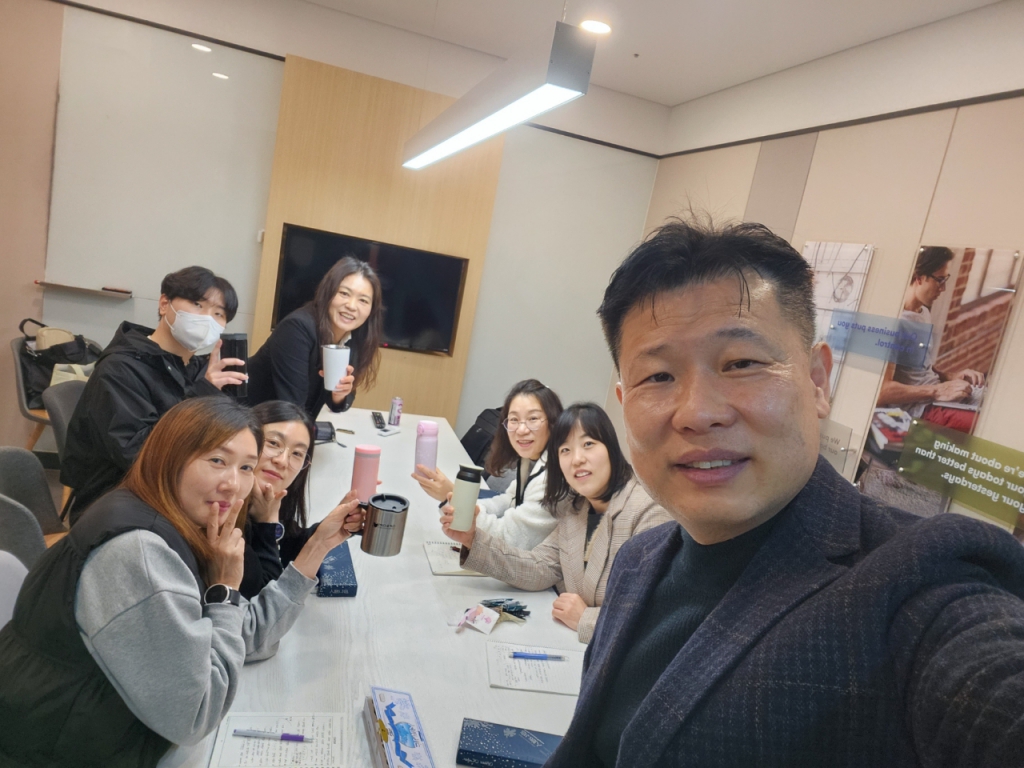 고선희회사미팅7명.jpg